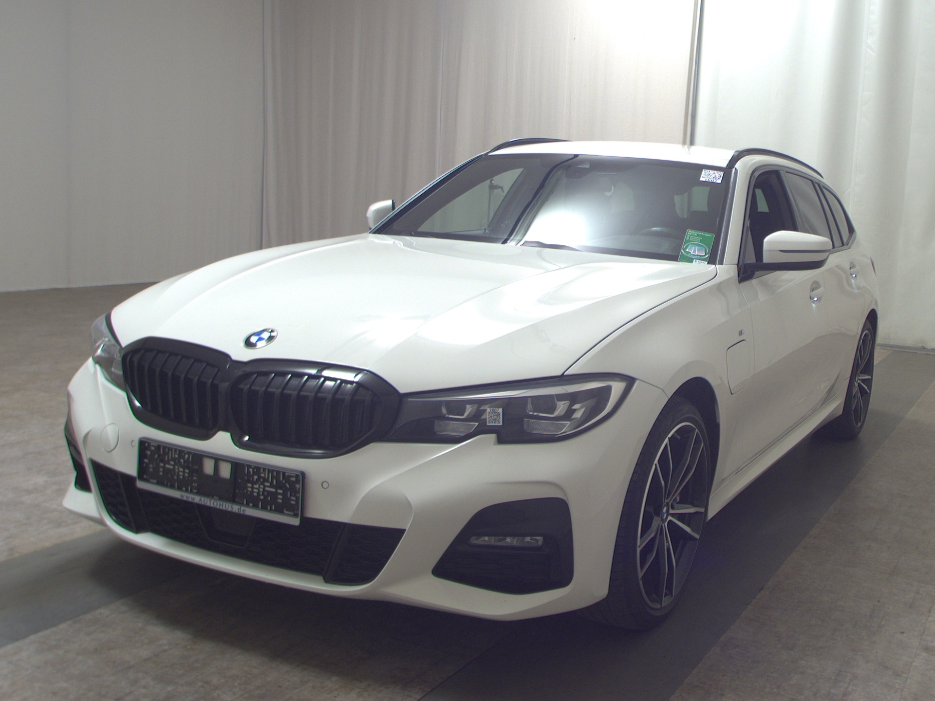 BMW 330e Touring M-Sport T-Leder Navi LED LC+ Shadow 2