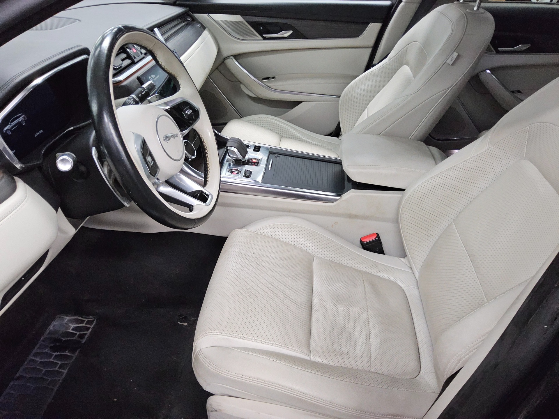 Jaguar XF D200 S Sportbrake Leder Navi LED Pano DC 9