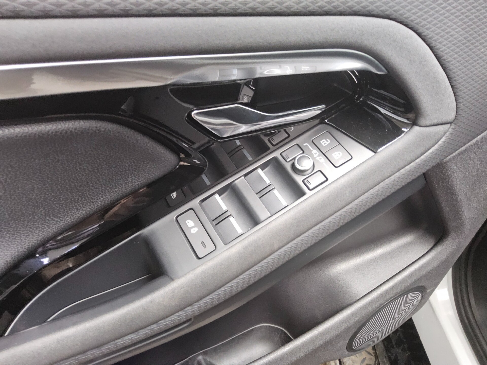 Land Rover Range Rover Evoque 1.5 P300e Hybrid Navi LED RFK 9