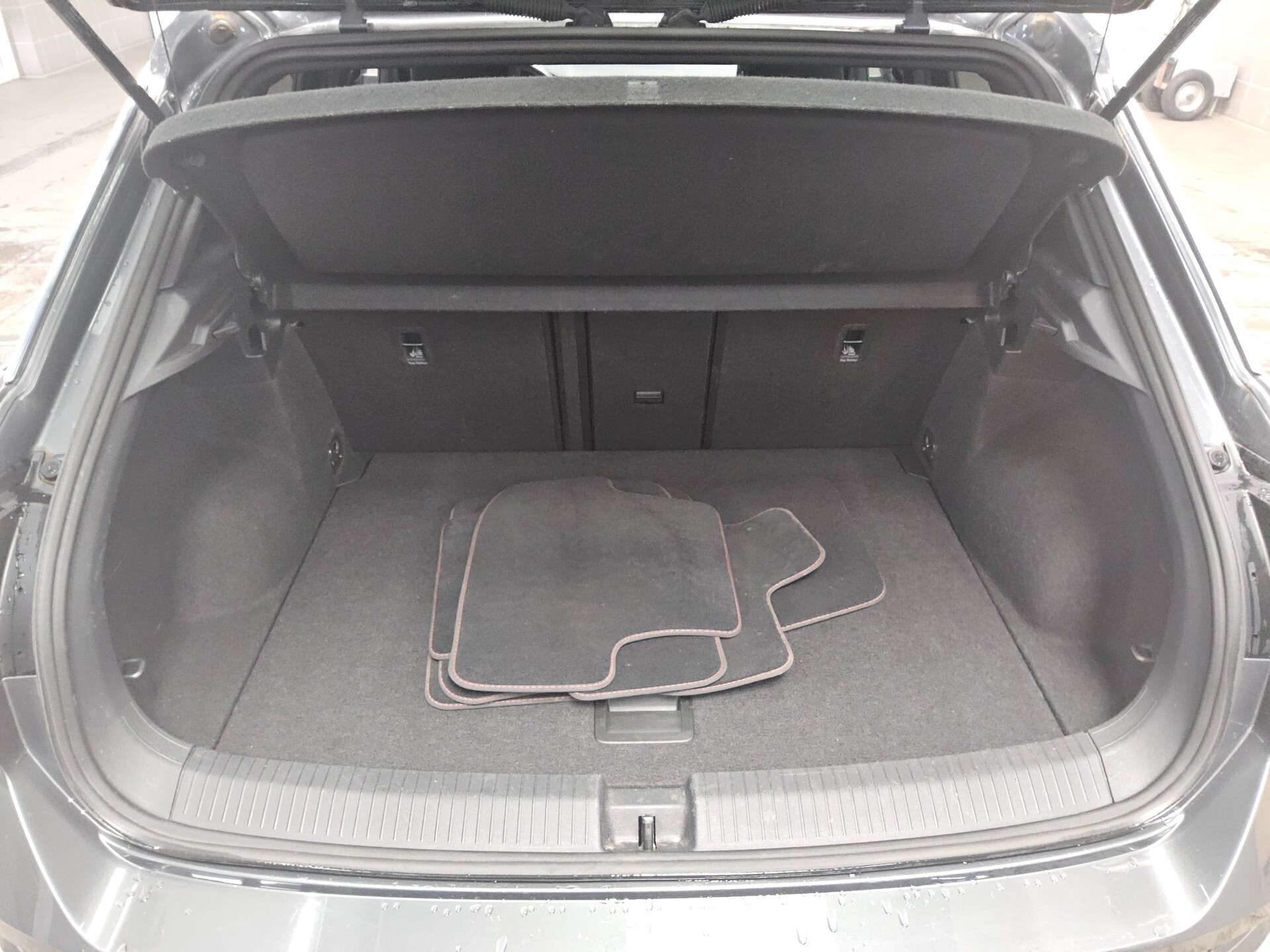 Volkswagen T-Roc 1.5 TSI Sport T-Leder Navi AHK ACC PDC 11