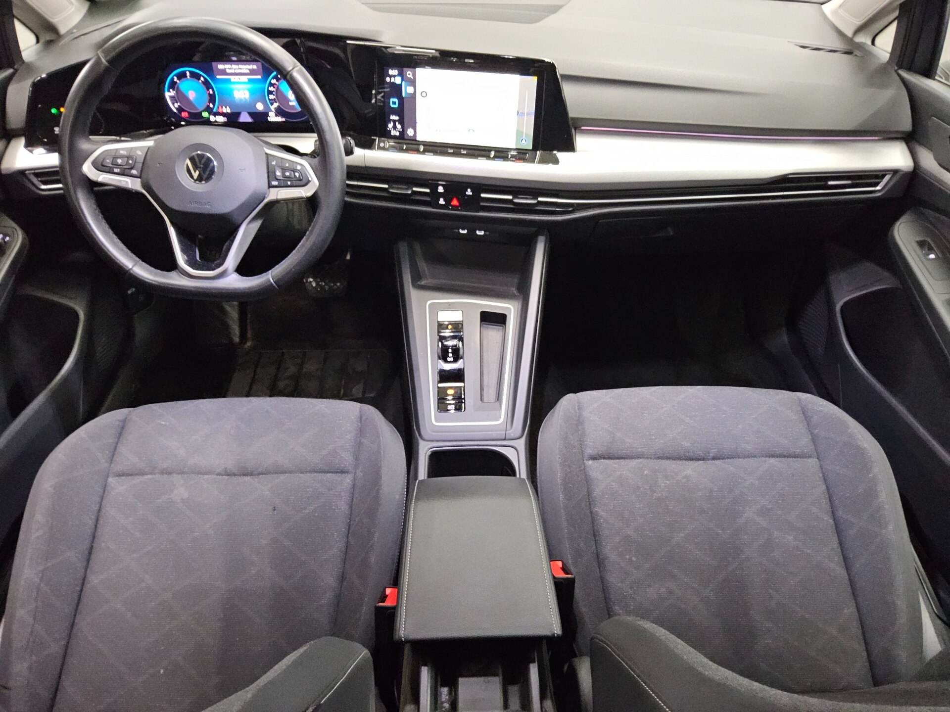 Volkswagen Golf-8 Var. 2.0 TDI Life Navi LED DC ACC 5