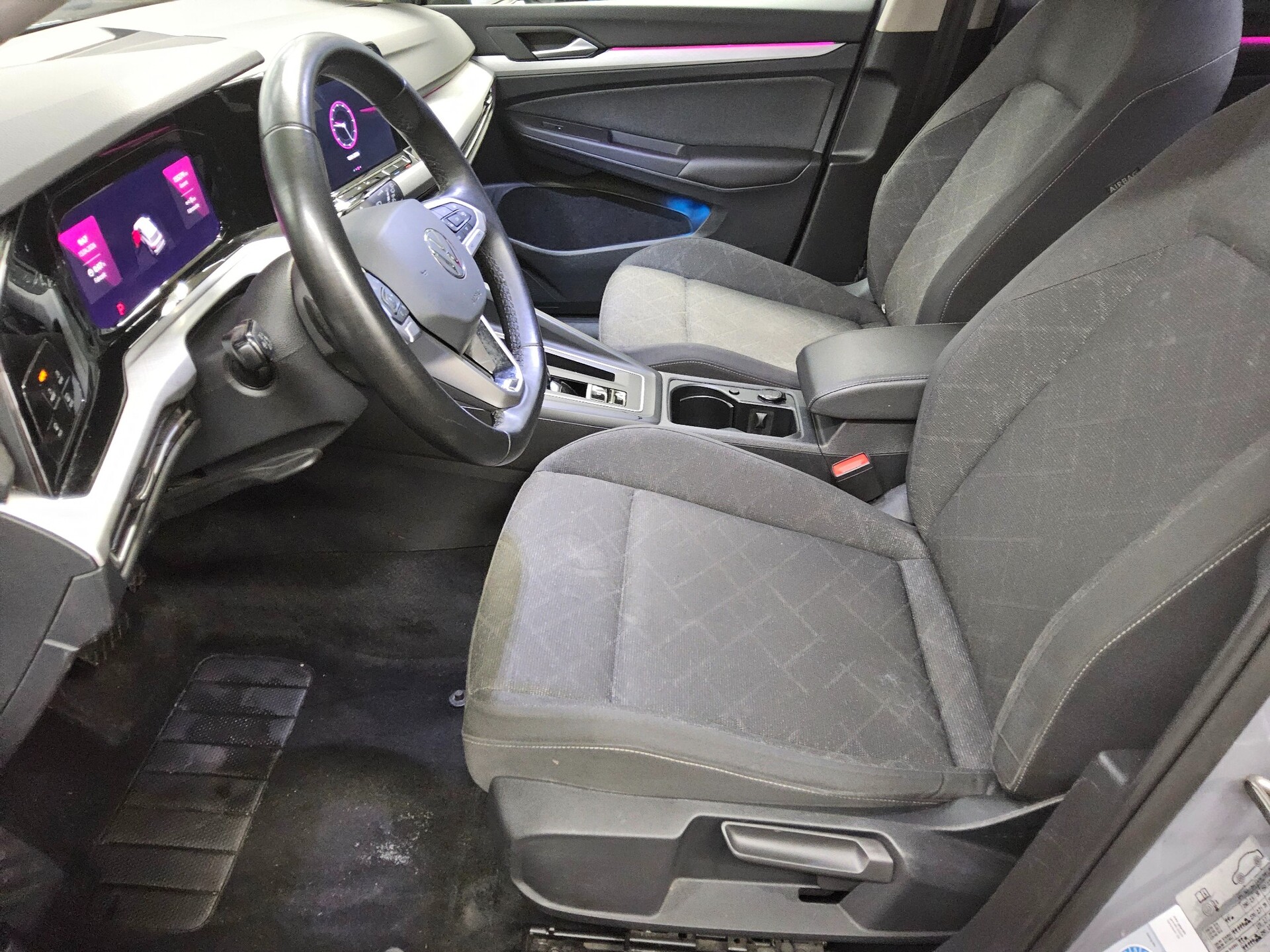 Volkswagen Golf-8 Var. 2.0 TDI Life Navi LED DC ACC RFK 9