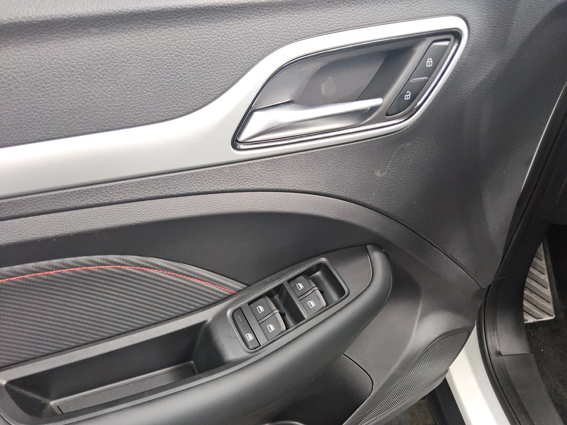 MG ZS EV Luxury Navi LED Shz PDC RfK 360° 10