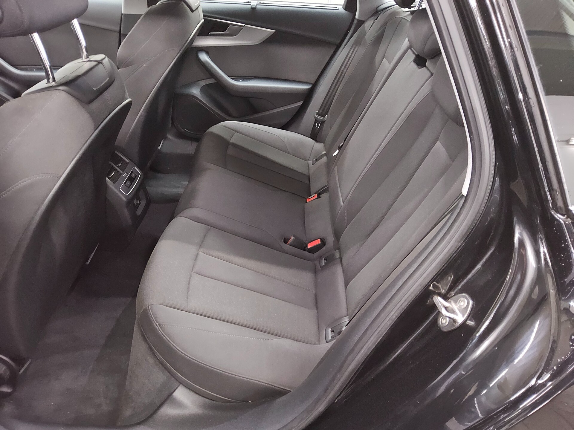 Audi A4 Avant 40 TDI advanced Navi LED RfK AHK ACC 13