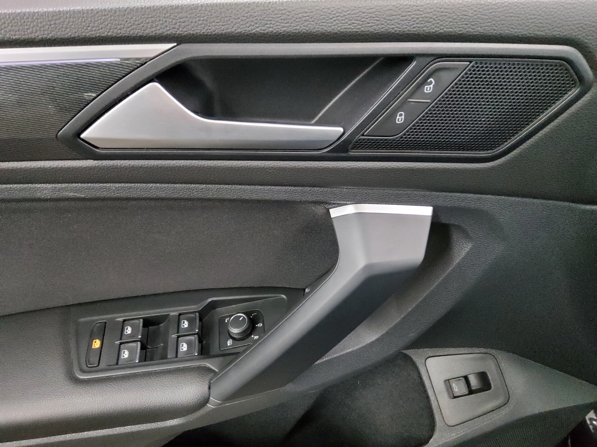 Volkswagen Tiguan 2.0 TSI 4M Highline Navi LED AID Pano HuD 10