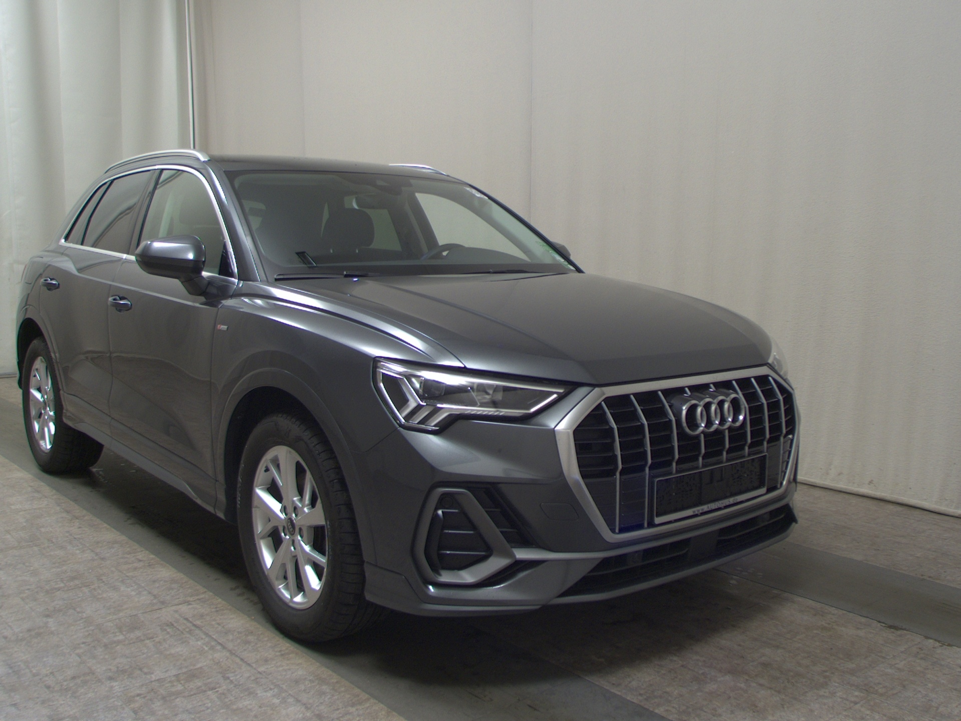 Audi Q3 35 TDI S-Line Navi LED virtual Sound RfK ACC 3
