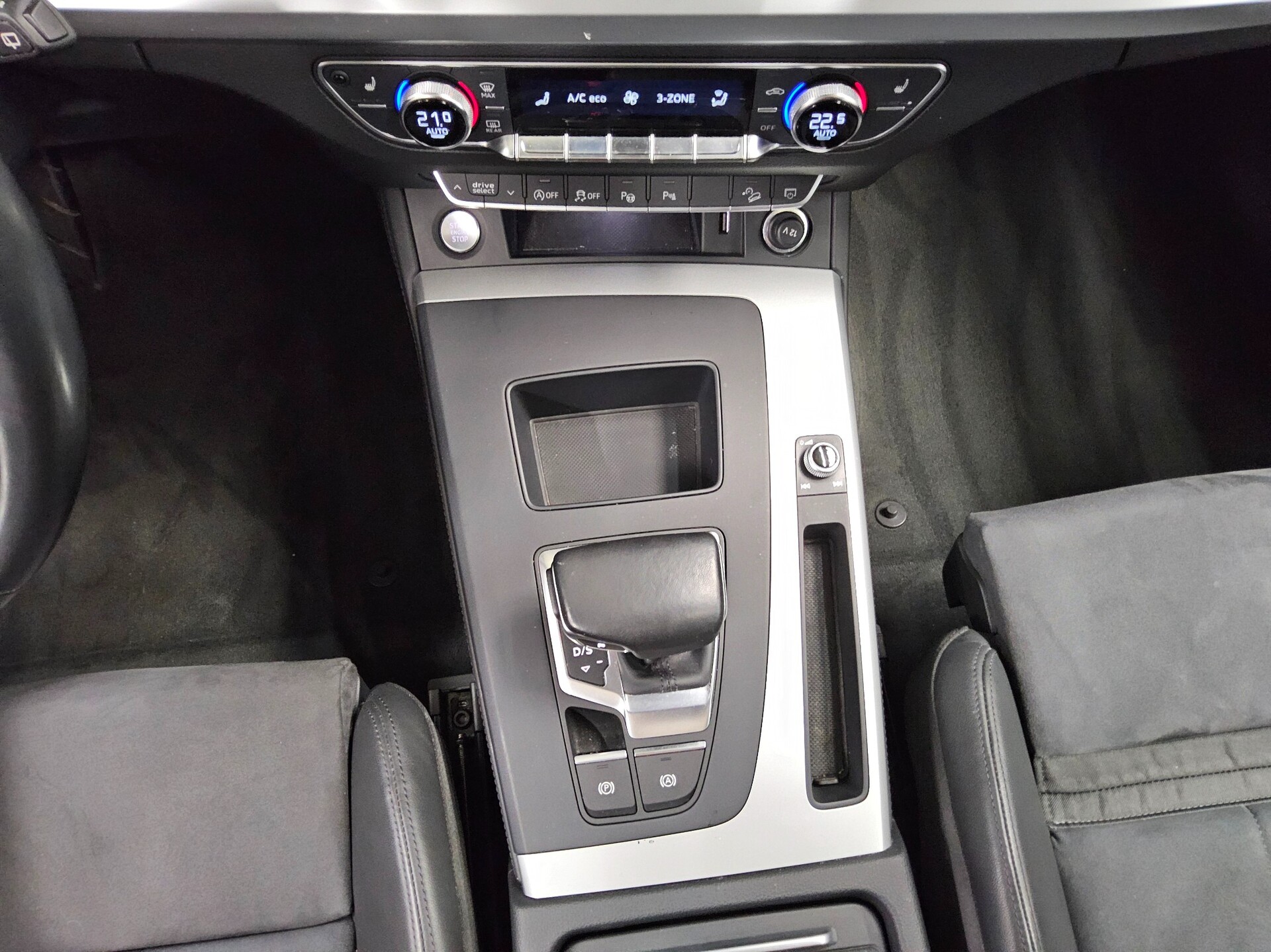 Audi Q5 35 TDI advanced T-Leder Navi vc Pano LED AHK 6