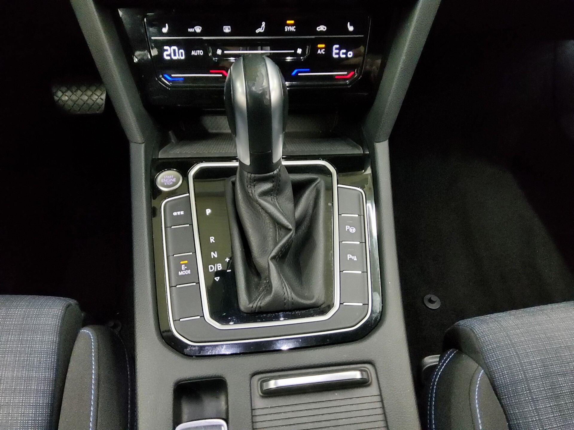 Volkswagen Passat Var. GTE 1.4 TSI Navi Matrix AID AHK RfK 6