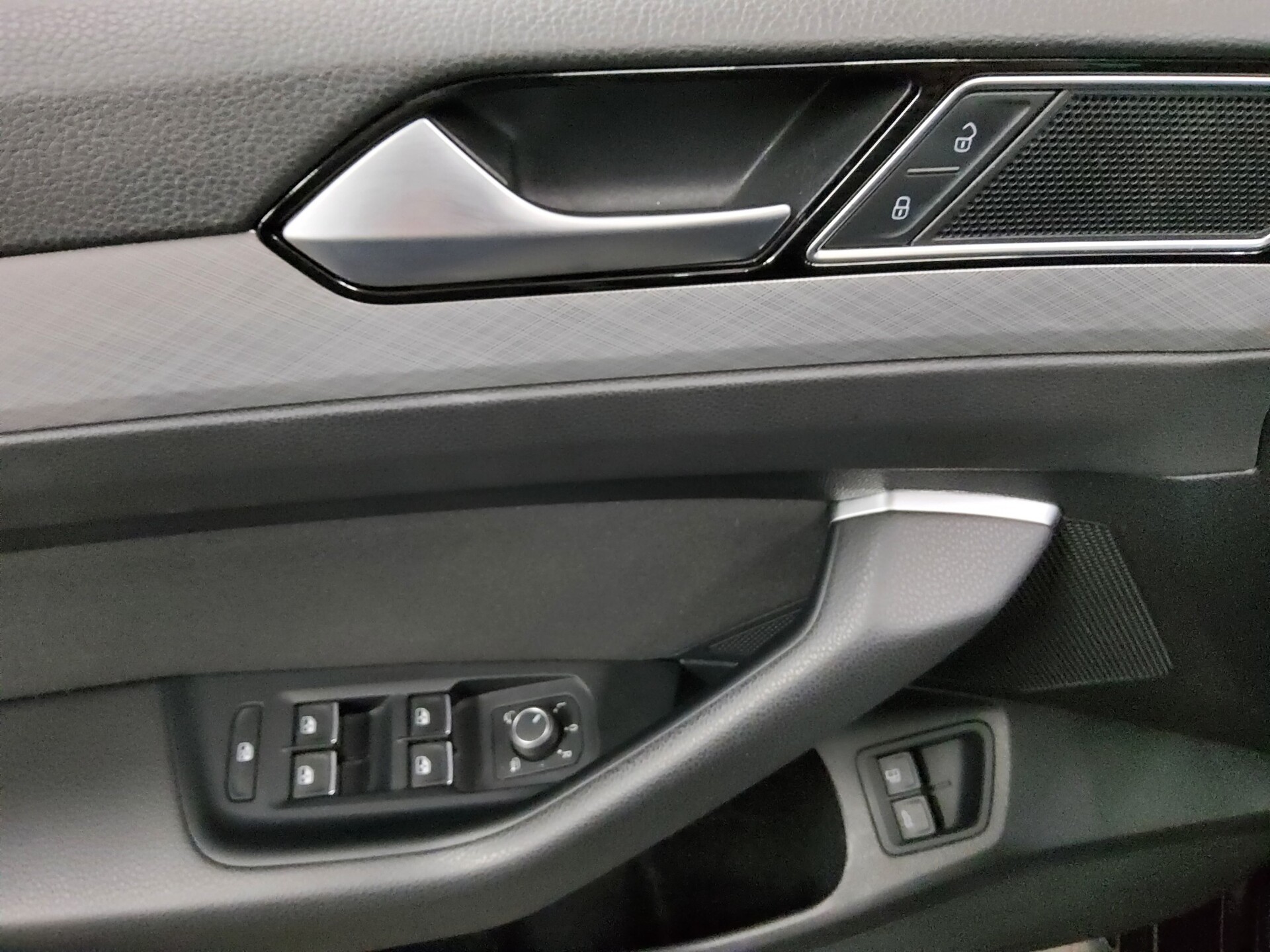 Volkswagen Passat Var. GTE 1.4 TSI Navi Matrix AID AHK RfK 10