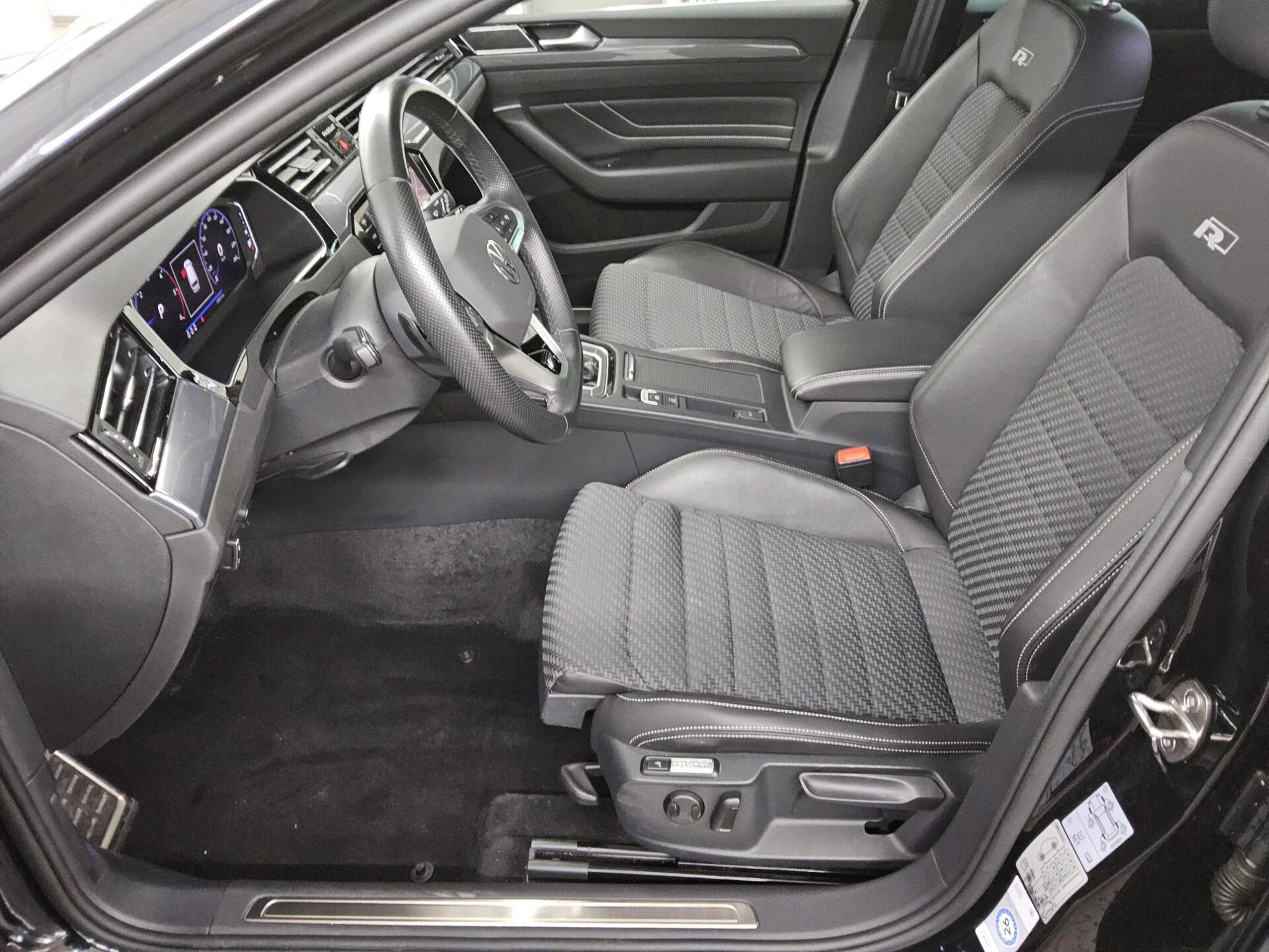 Volkswagen Passat Var. 2.0 TDI R-Line Navi AID LED 9