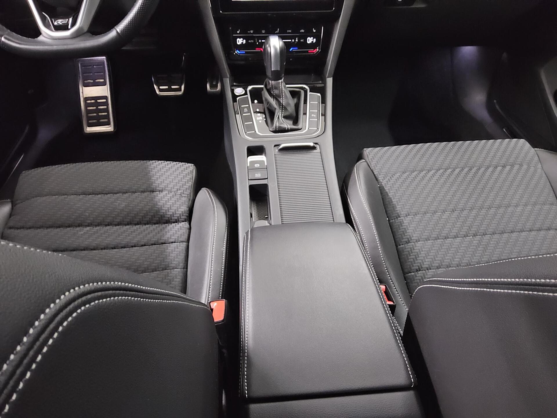 Volkswagen Passat Var. 2.0 TDI R-Line Navi AID LED 6