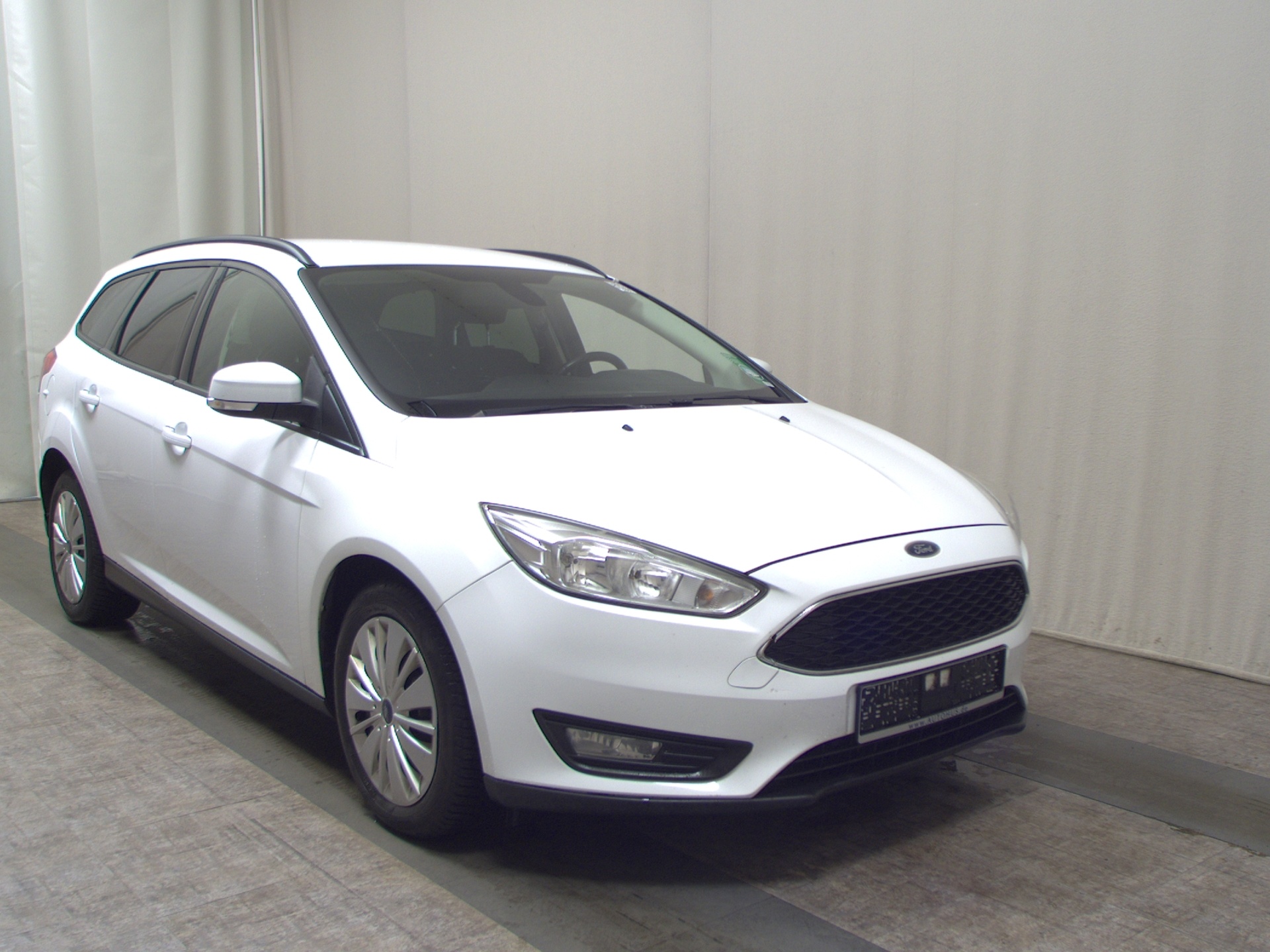 Ford Focus Turnier 1.5 TDCi Trend Shz AHK CD BT 3