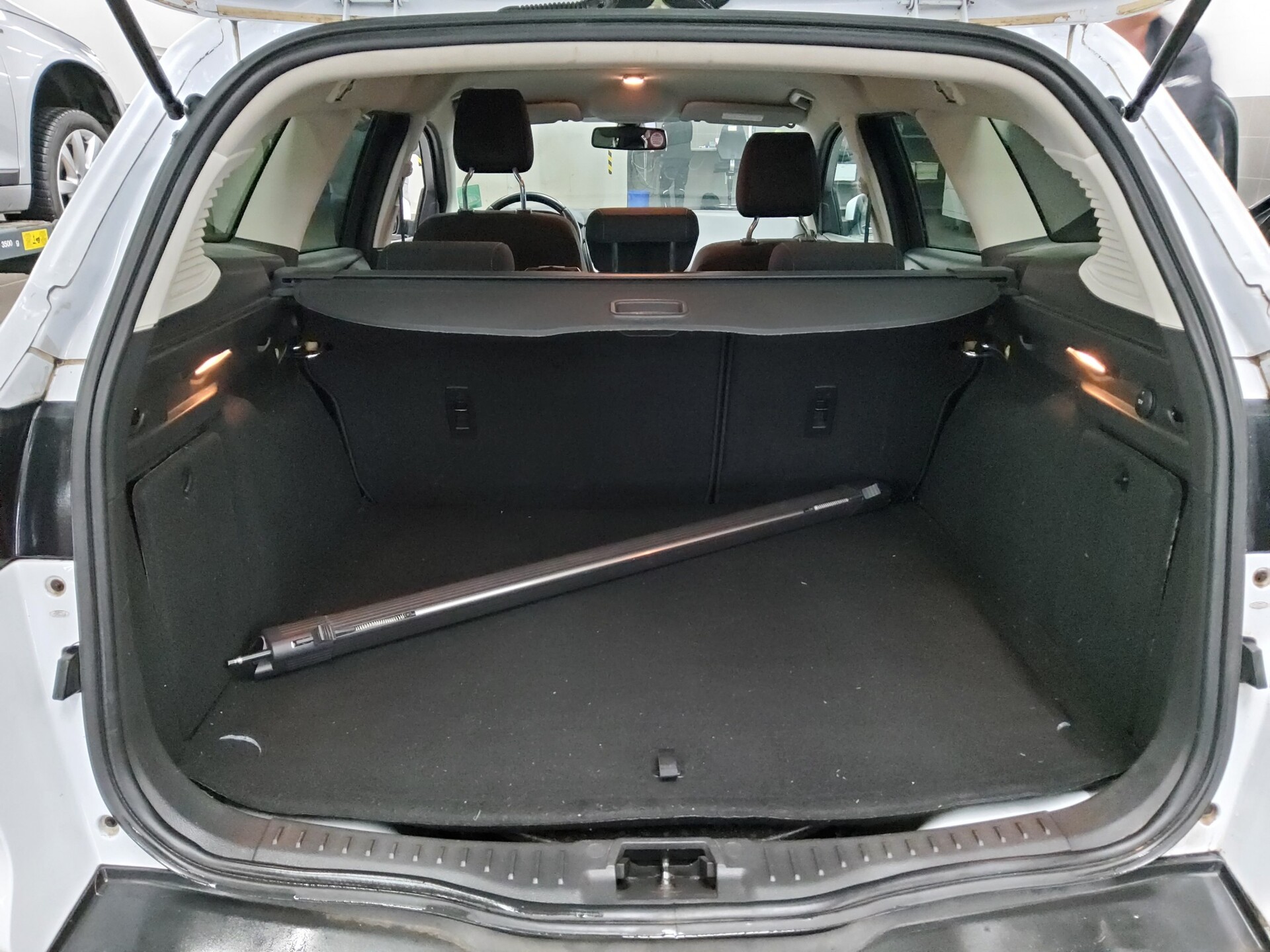 Ford Focus Turnier 1.5 TDCi Trend Shz AHK CD BT 11