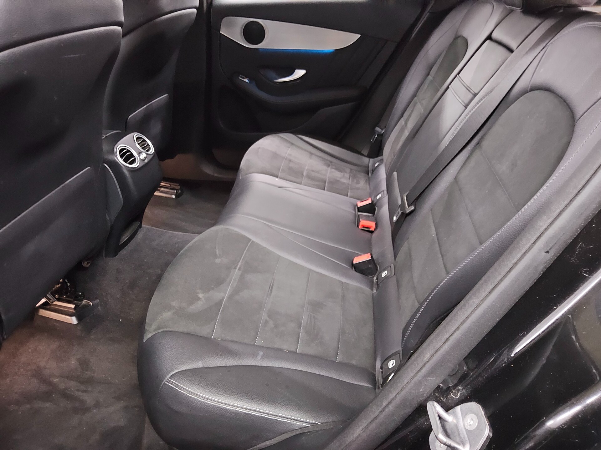 Mercedes-Benz GLC 220 d 4M AMG-Line Navi LED RfK Ambiente Shz 13