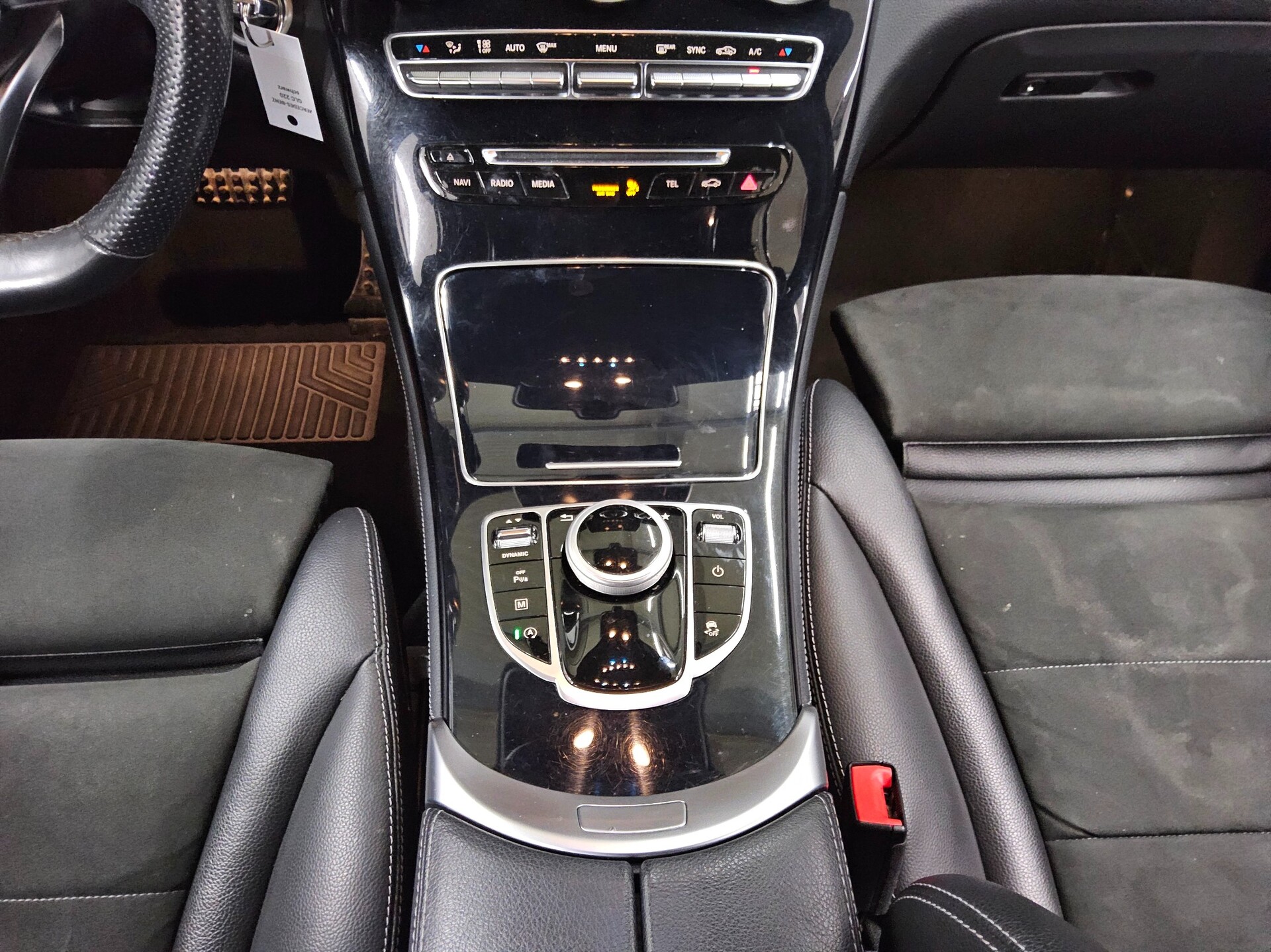 Mercedes-Benz GLC 220 d 4M AMG-Line Navi LED RfK Ambiente Shz 6