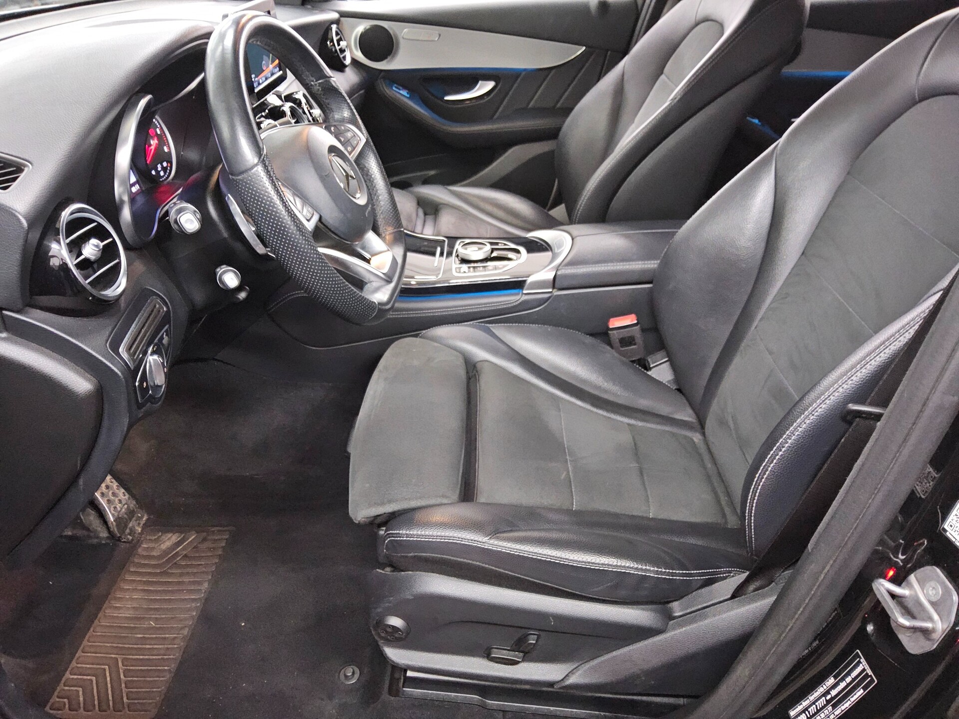 Mercedes-Benz GLC 220 d 4M AMG-Line Navi LED RfK Ambiente Shz 8