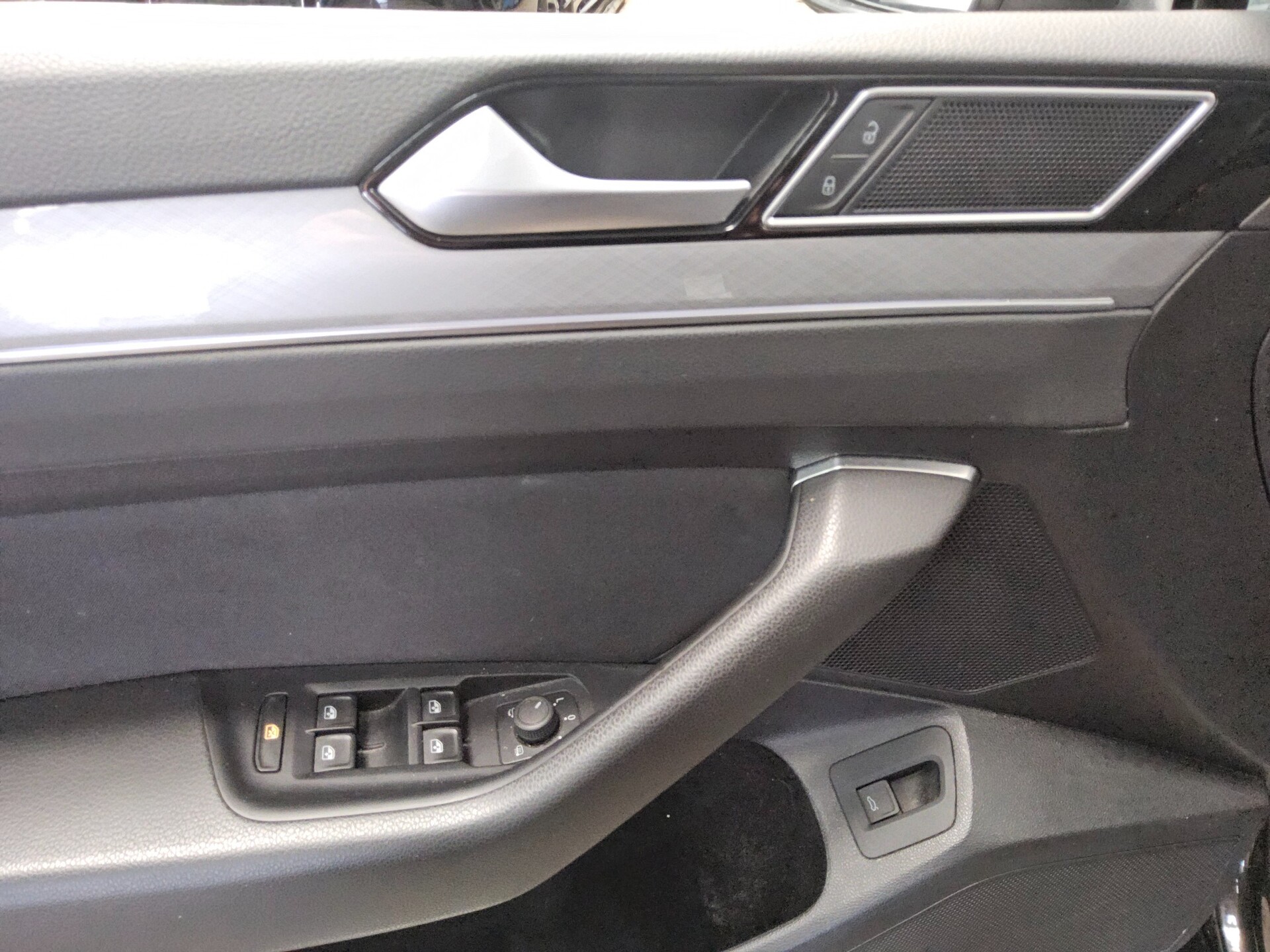 Volkswagen Passat Var. 2.0 TDI Business Navi LED Pano Sthzg 9