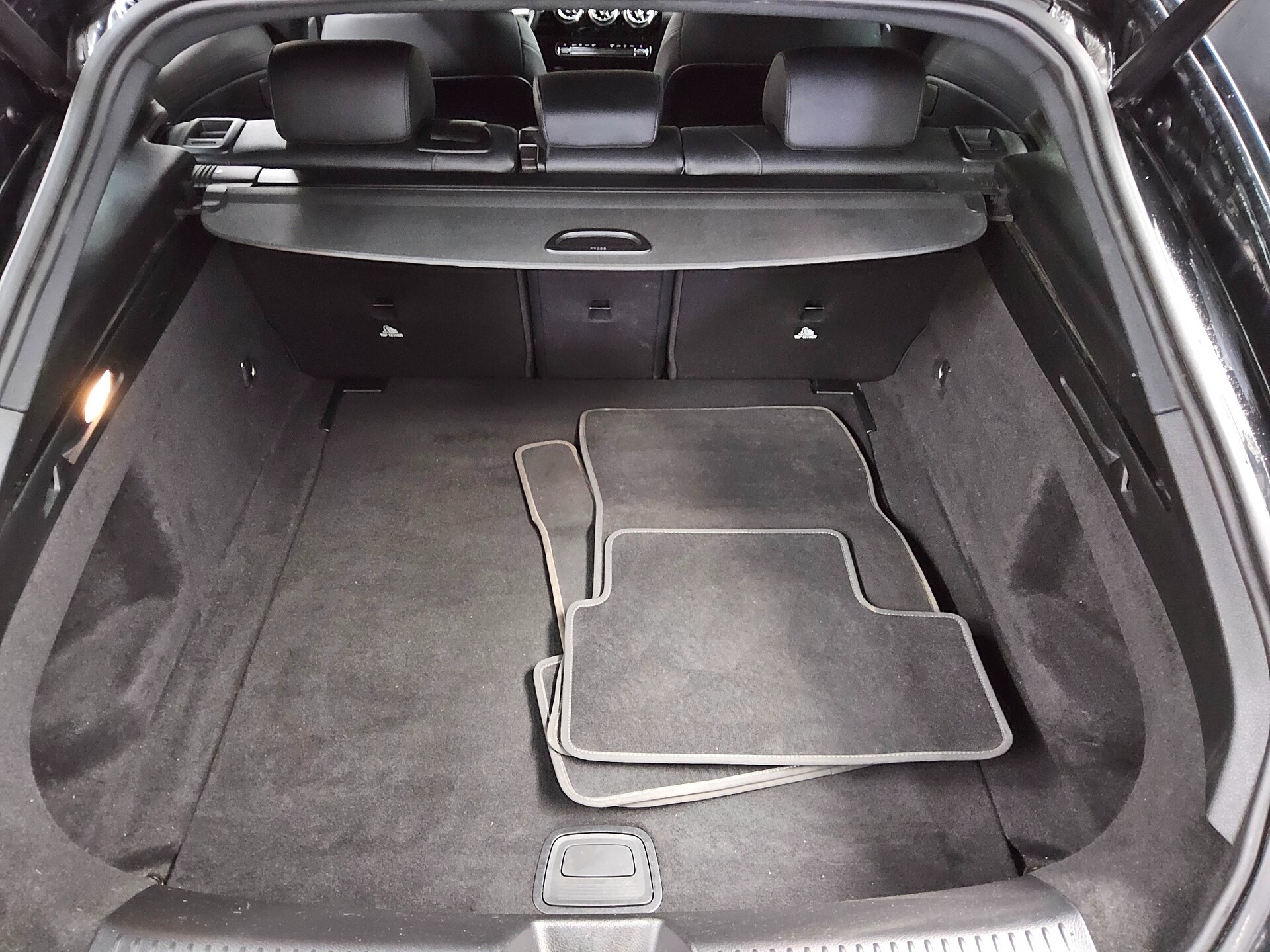 Mercedes-Benz CLA 220 SB d Progressive Night Navi LED Sound 12