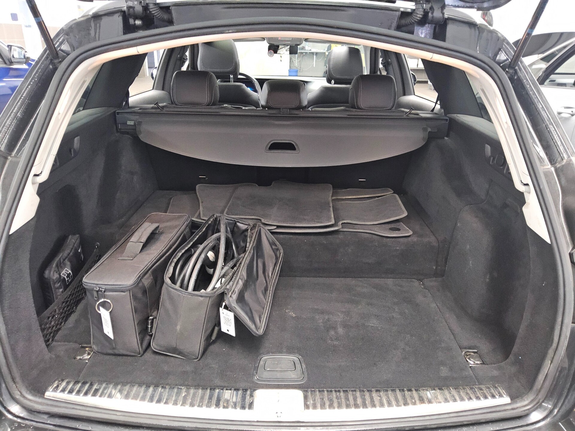 Mercedes-Benz E 300 T de 4M AMG-Line Night Nav Pano Wides. AHK 13