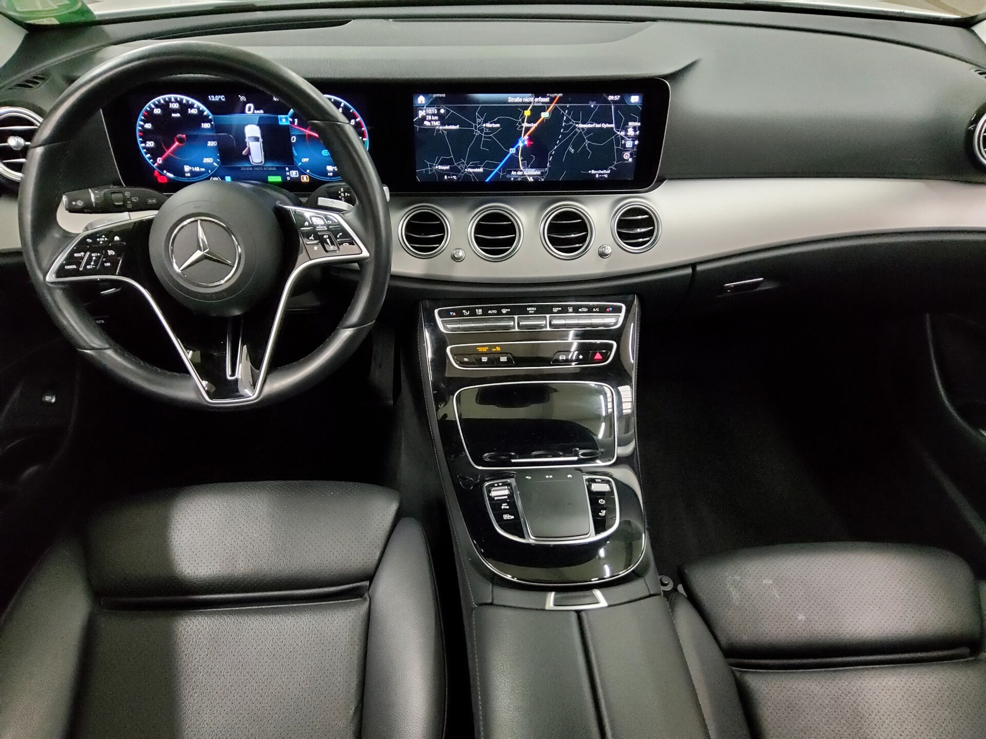 Mercedes-Benz E 300 T de Avantgarde Leder Navi LED RfK HuD AHK 5