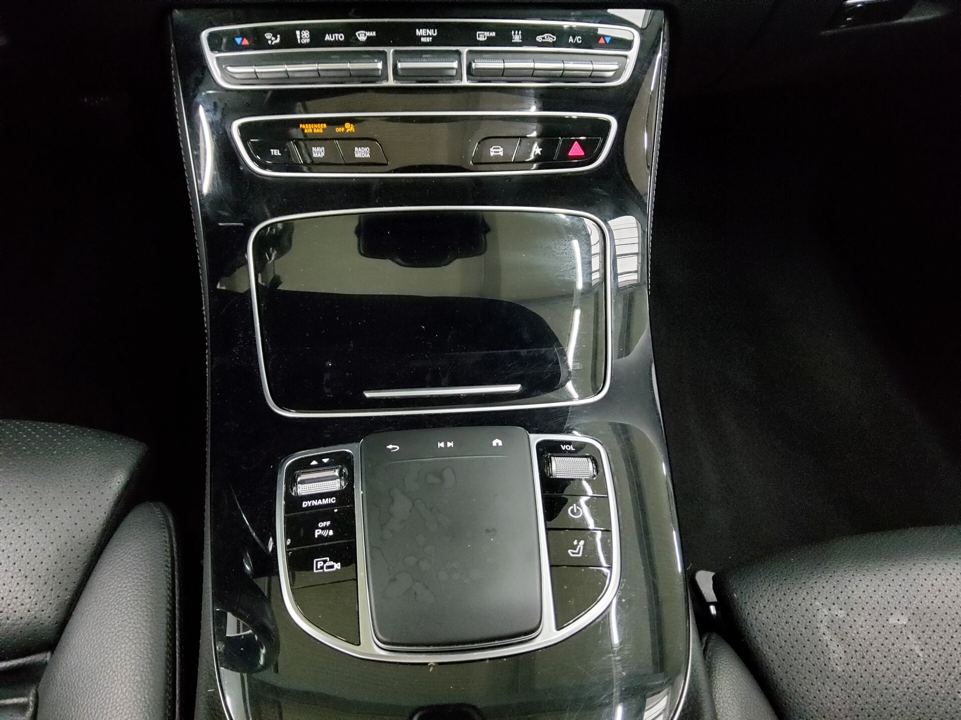 Mercedes-Benz E 300 T de Avantgarde Leder Navi LED RfK HuD AHK 6