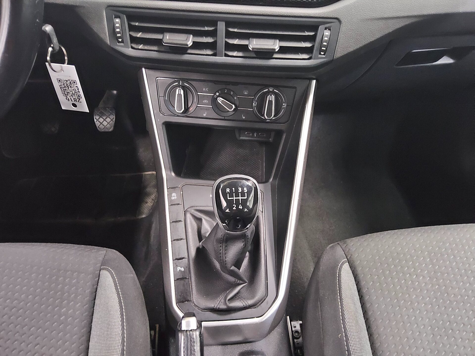 Volkswagen Polo 1.0 TSI Life LED DC Shz PDC DAB Klima 6