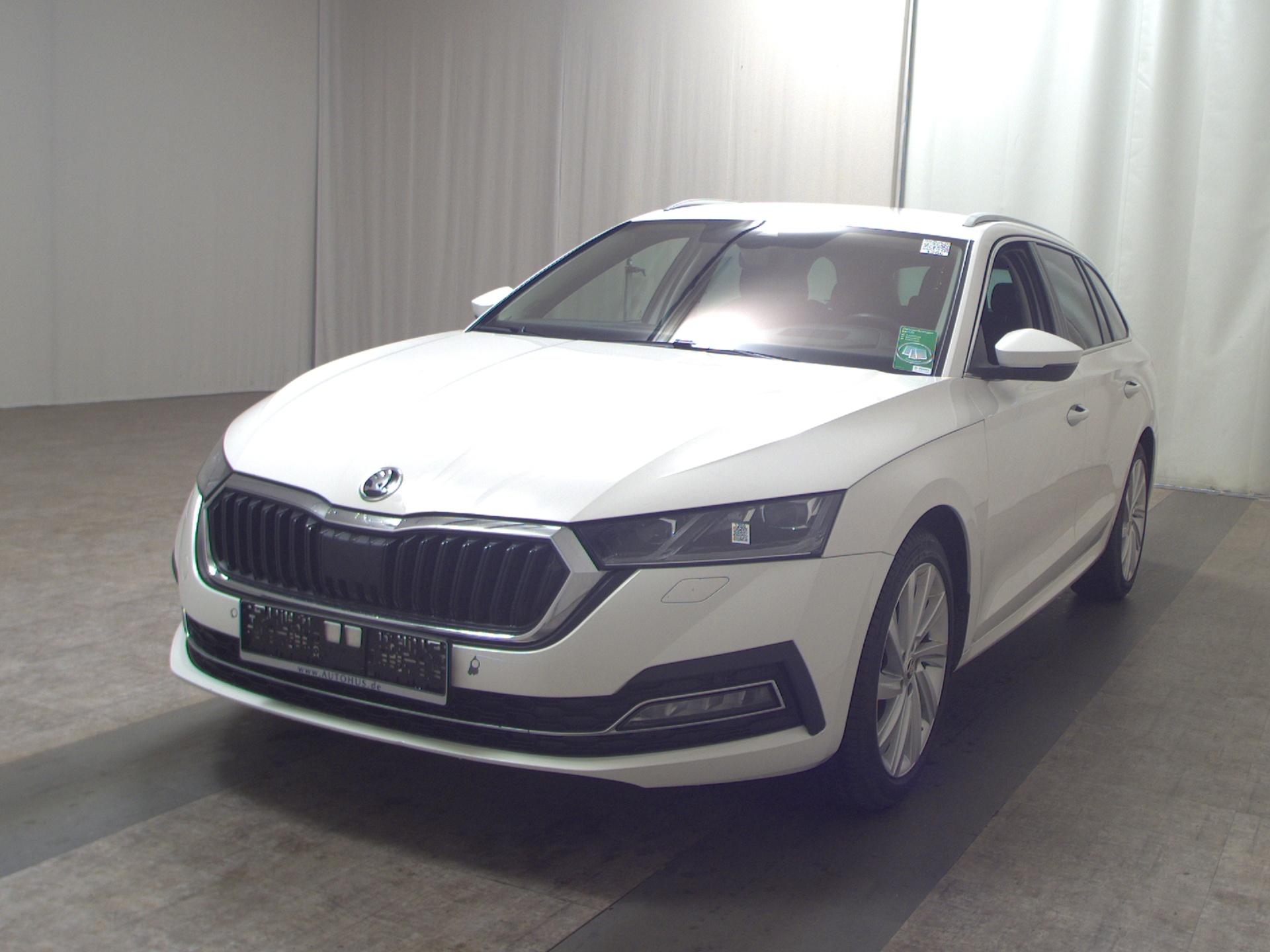 Skoda Octavia Kombi 2.0 TSI 4x4 Style Navi LED vc HuD 2