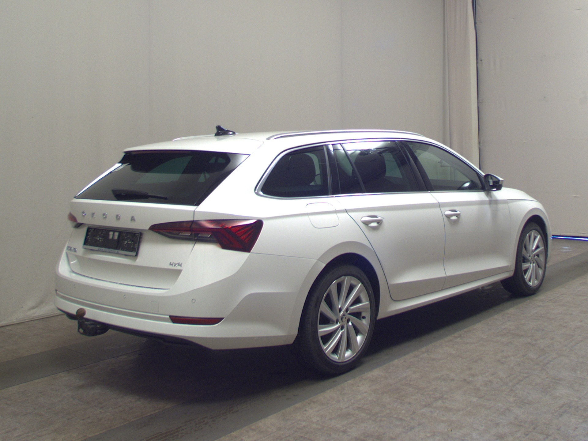 Skoda Octavia Kombi 2.0 TSI 4x4 Style Navi LED vc HuD 4