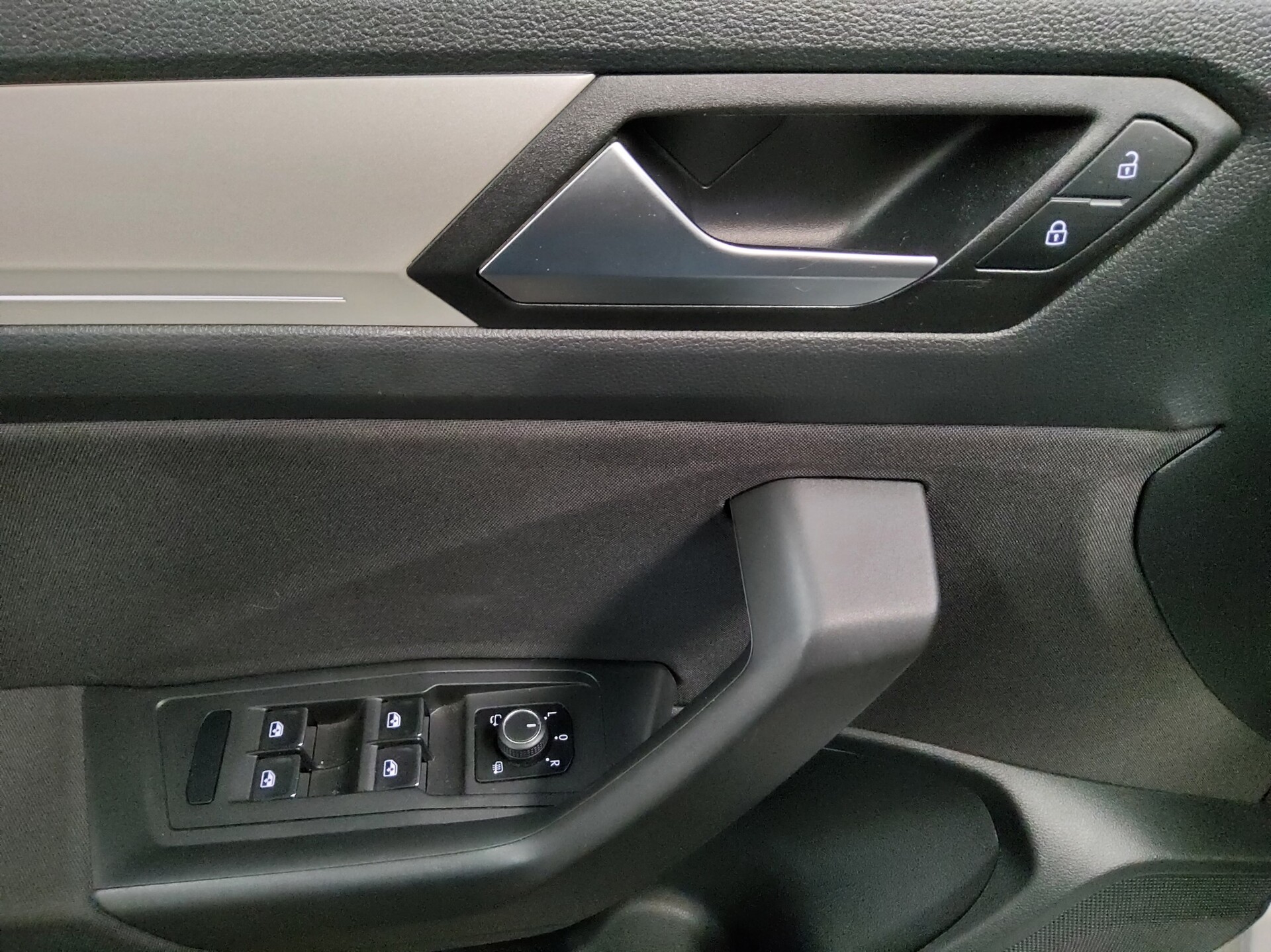 Volkswagen T-Roc 1.0 TSI Cabriolet Style Navi PDC SHZ ACC 10