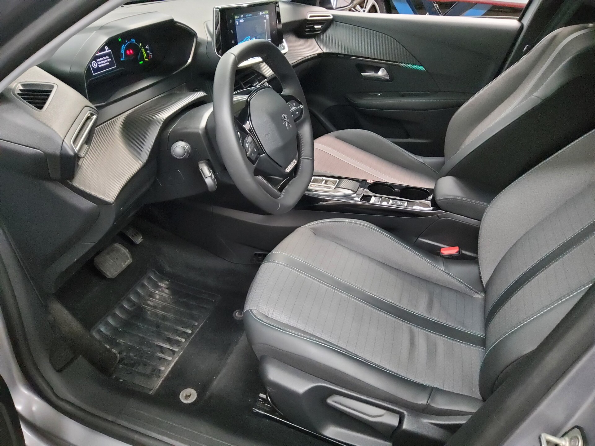 Peugeot 208 e-208 Allure T-Leder Navi LED Shz PDC USB 8