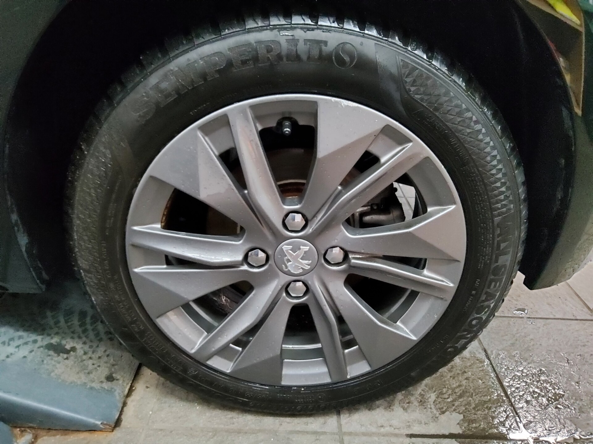 Peugeot 208 e-208 Allure T-Leder Navi LED Shz PDC USB 10