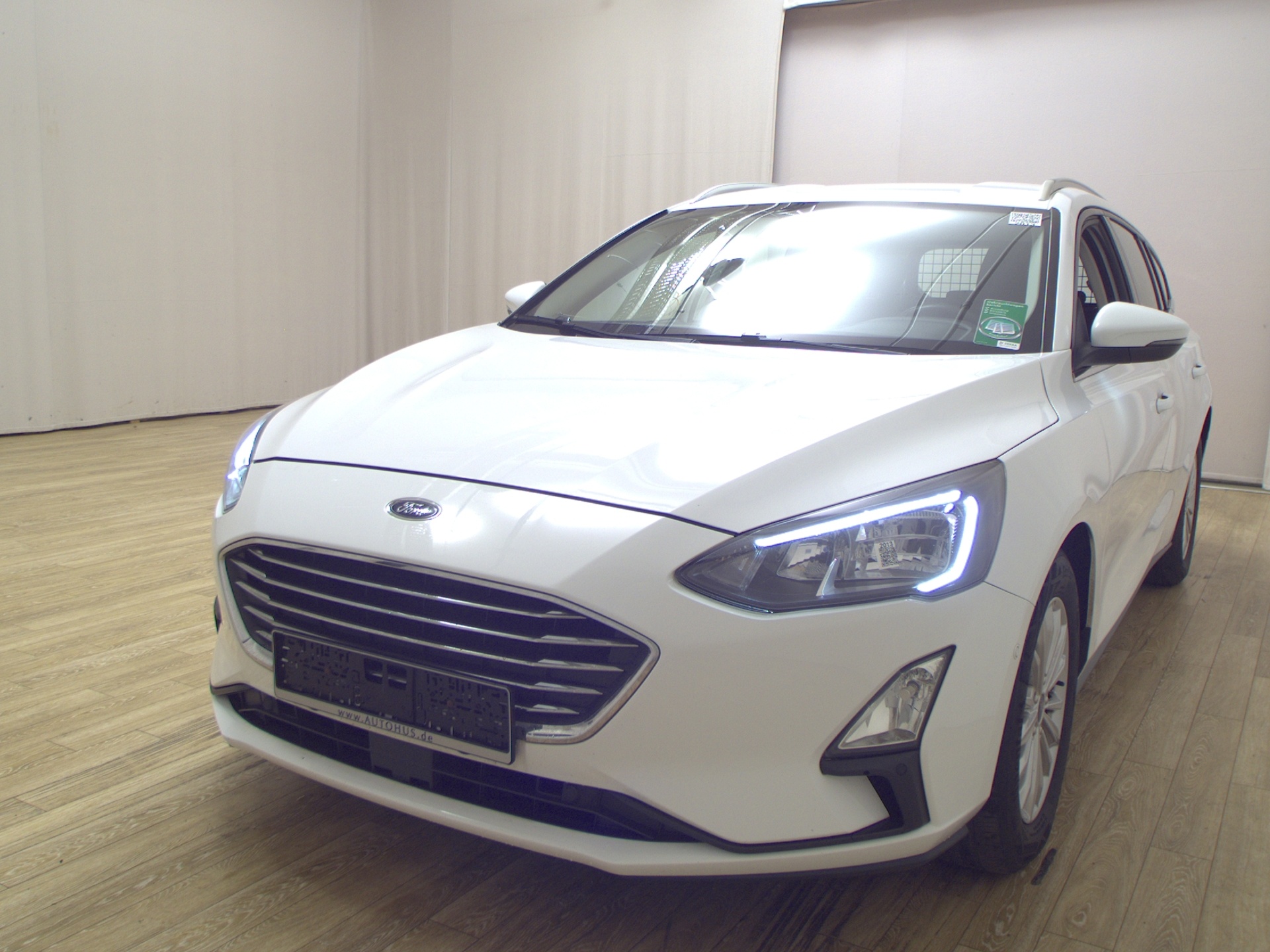 Ford Focus Turnier 1.5 EB Titanium Navi LED Shz PDC 2