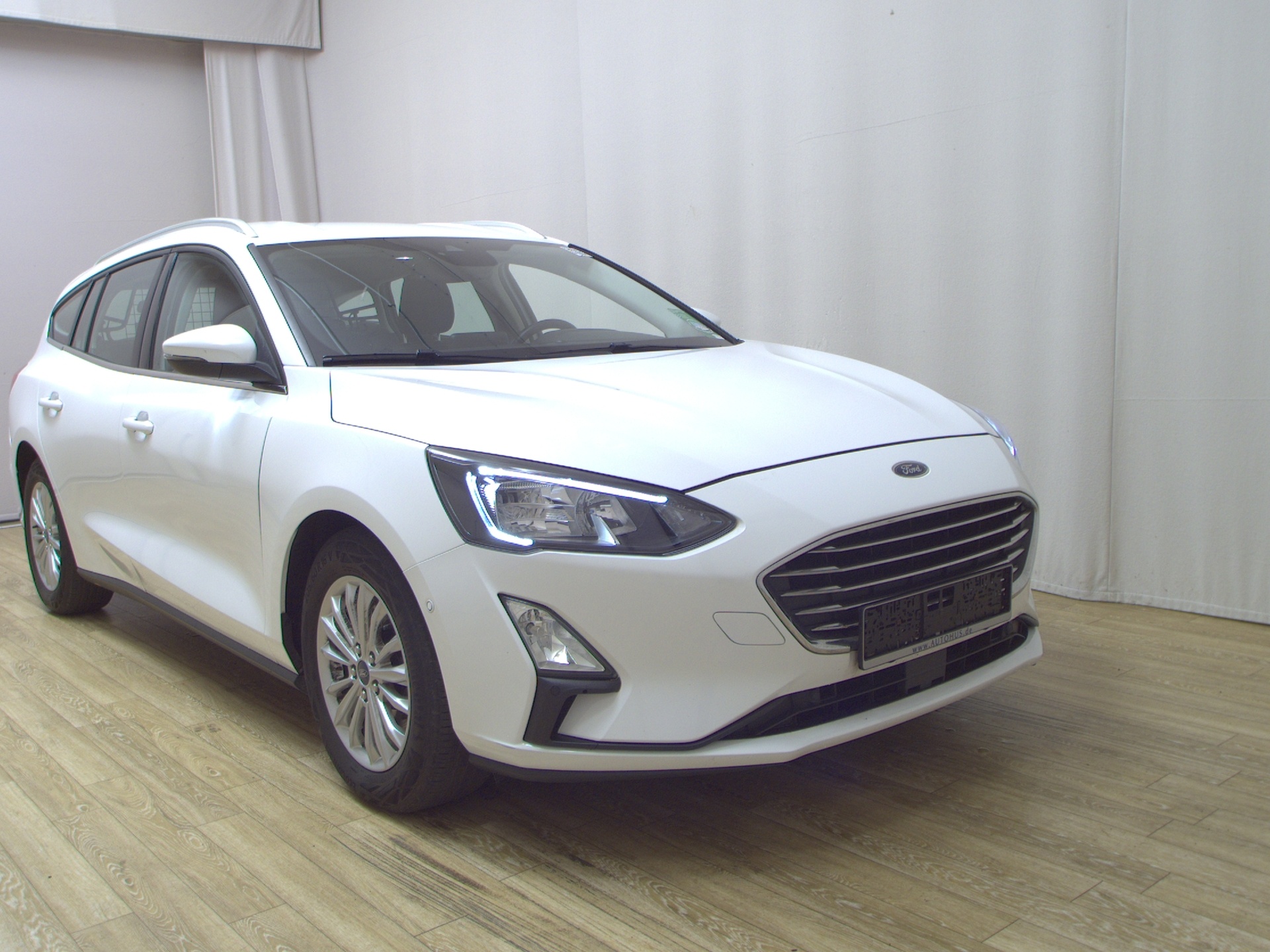 Ford Focus Turnier 1.5 EB Titanium Navi LED Shz PDC 3