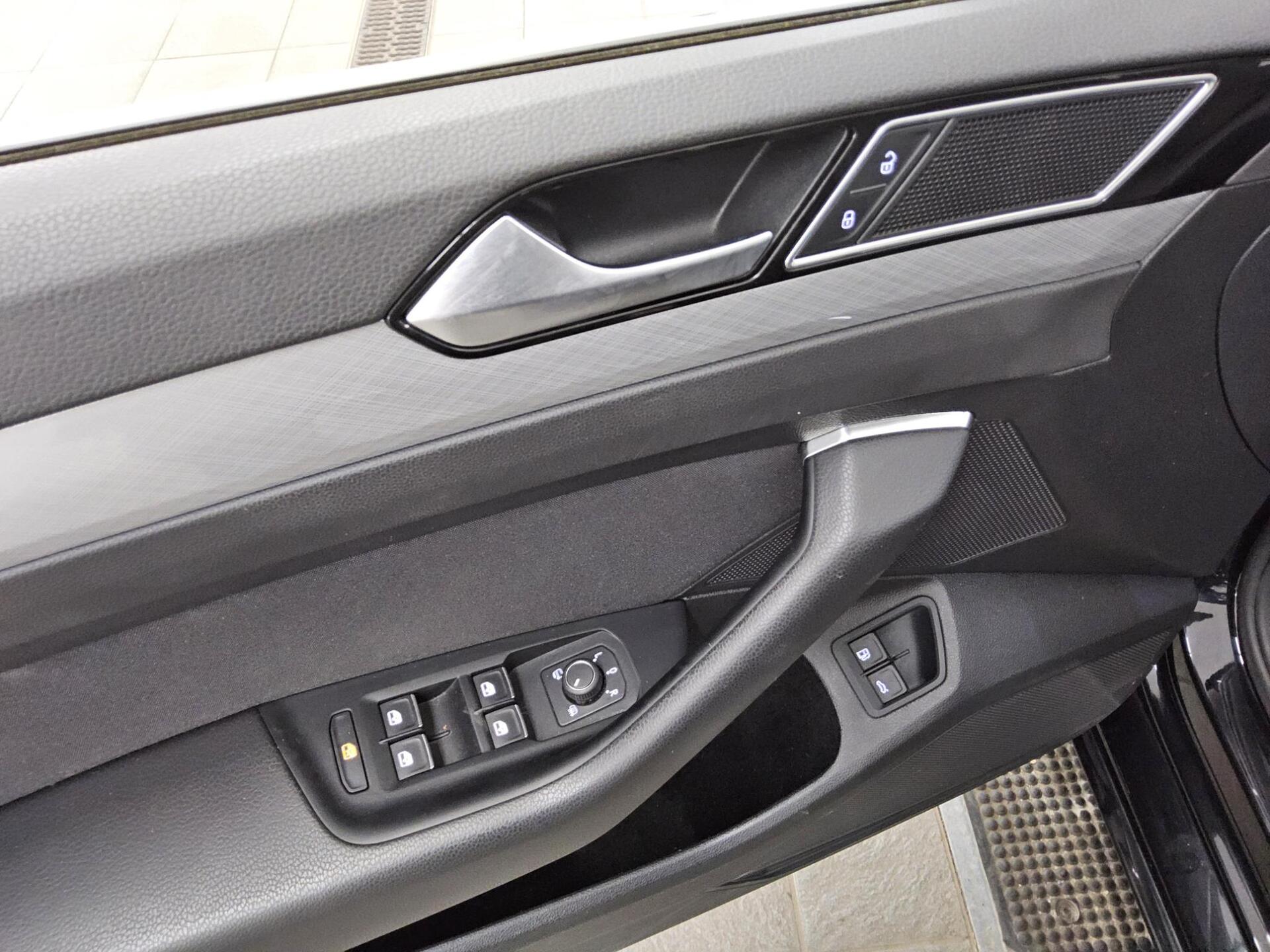 Volkswagen Passat Var. GTE 1.4 TSI Navi LED Shz el.Heck 9