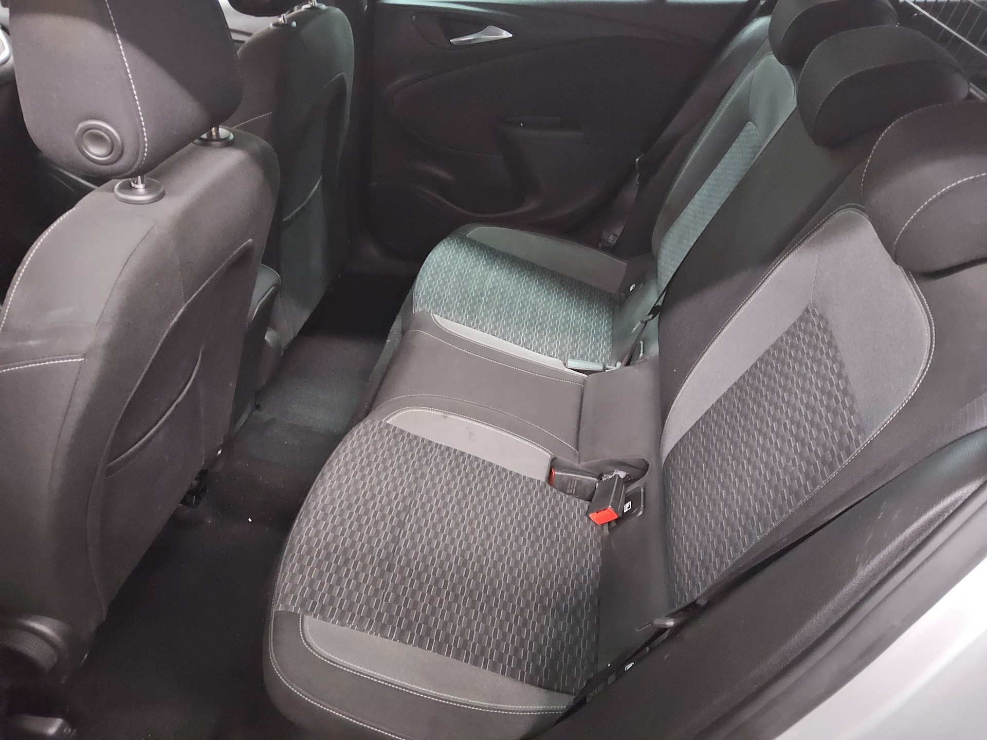 Opel Astra ST 1.5 D Edition Navi LED Shz AHK PDC 13