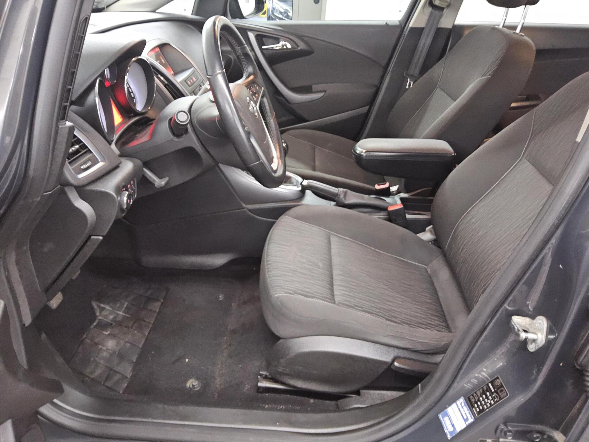 Opel Astra 1.6 Selection Klima USB PDC Radio Tempomat 8