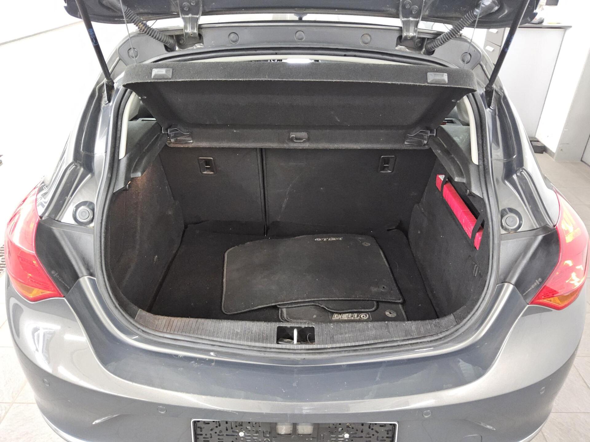 Opel Astra 1.6 Selection Klima USB PDC Radio Tempomat 11