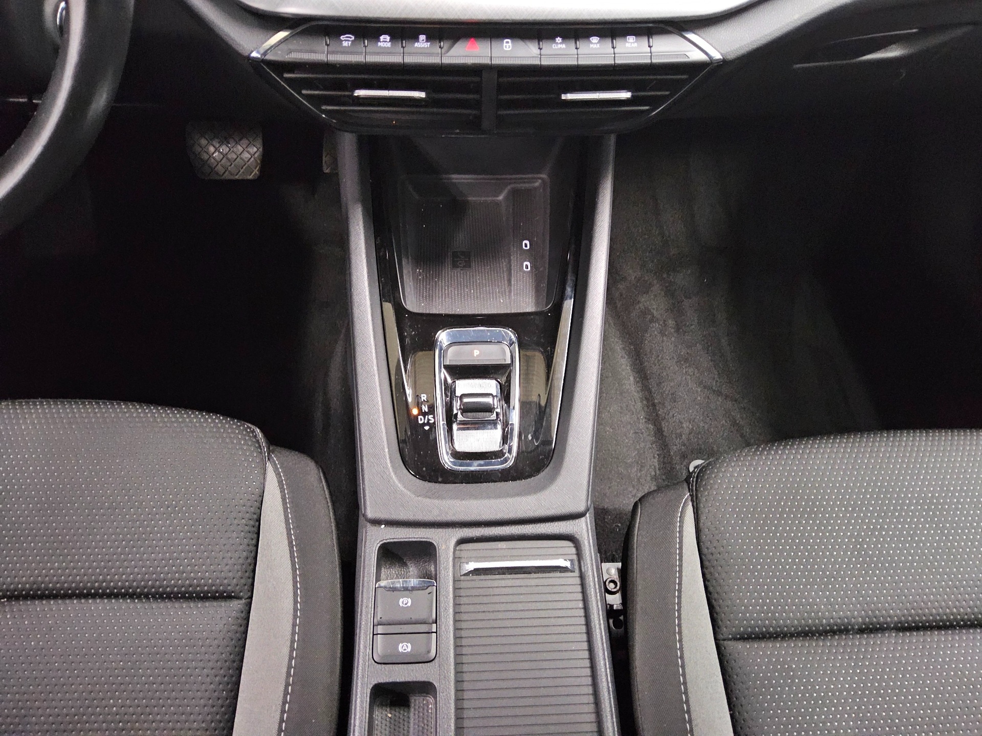 Skoda Octavia Kombi 2.0 TDI Ambition Navi LED vc ACC 6