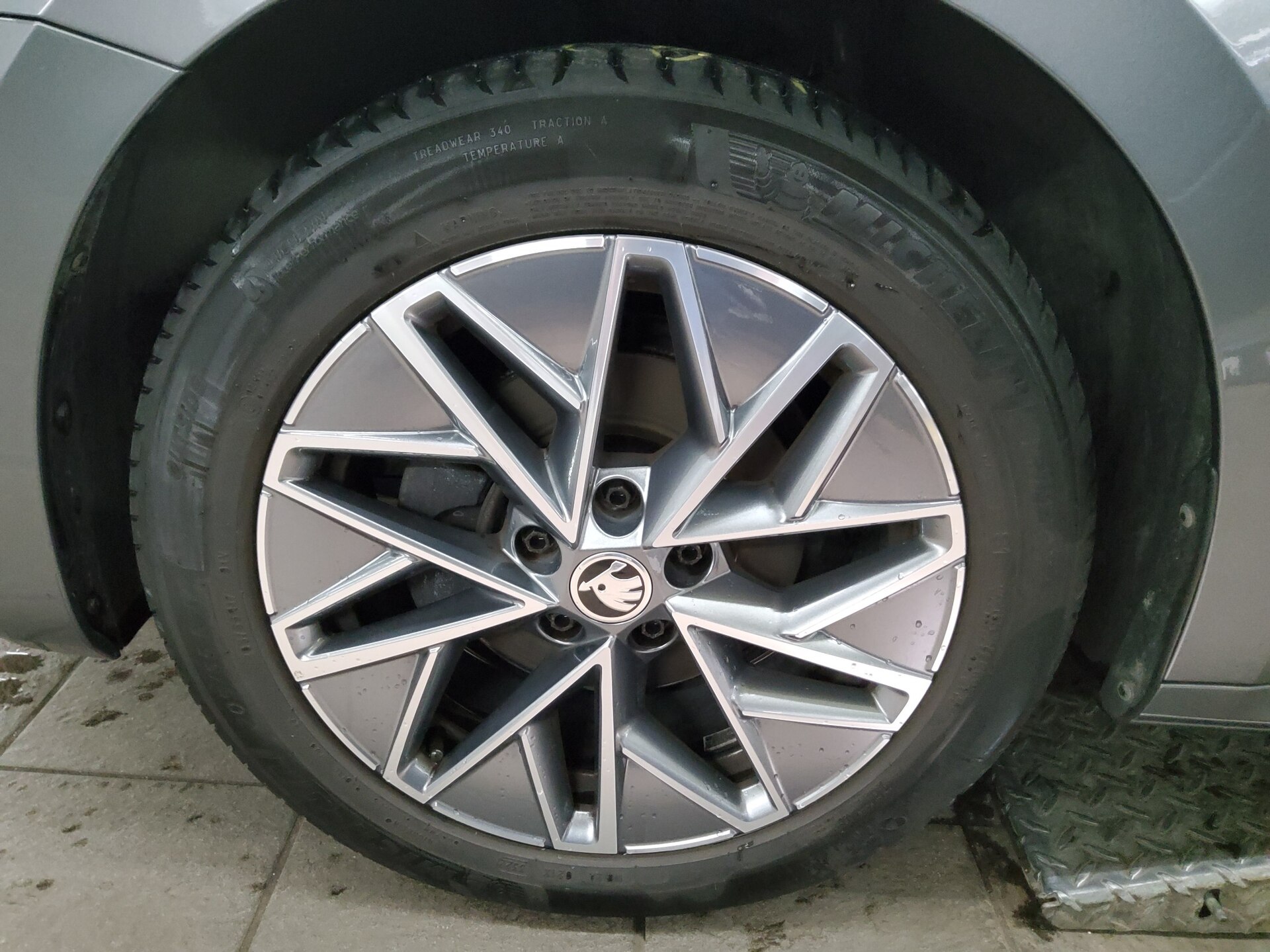 Skoda Octavia Kombi 2.0 TDI Tour Navi LED AID 4xShz 10