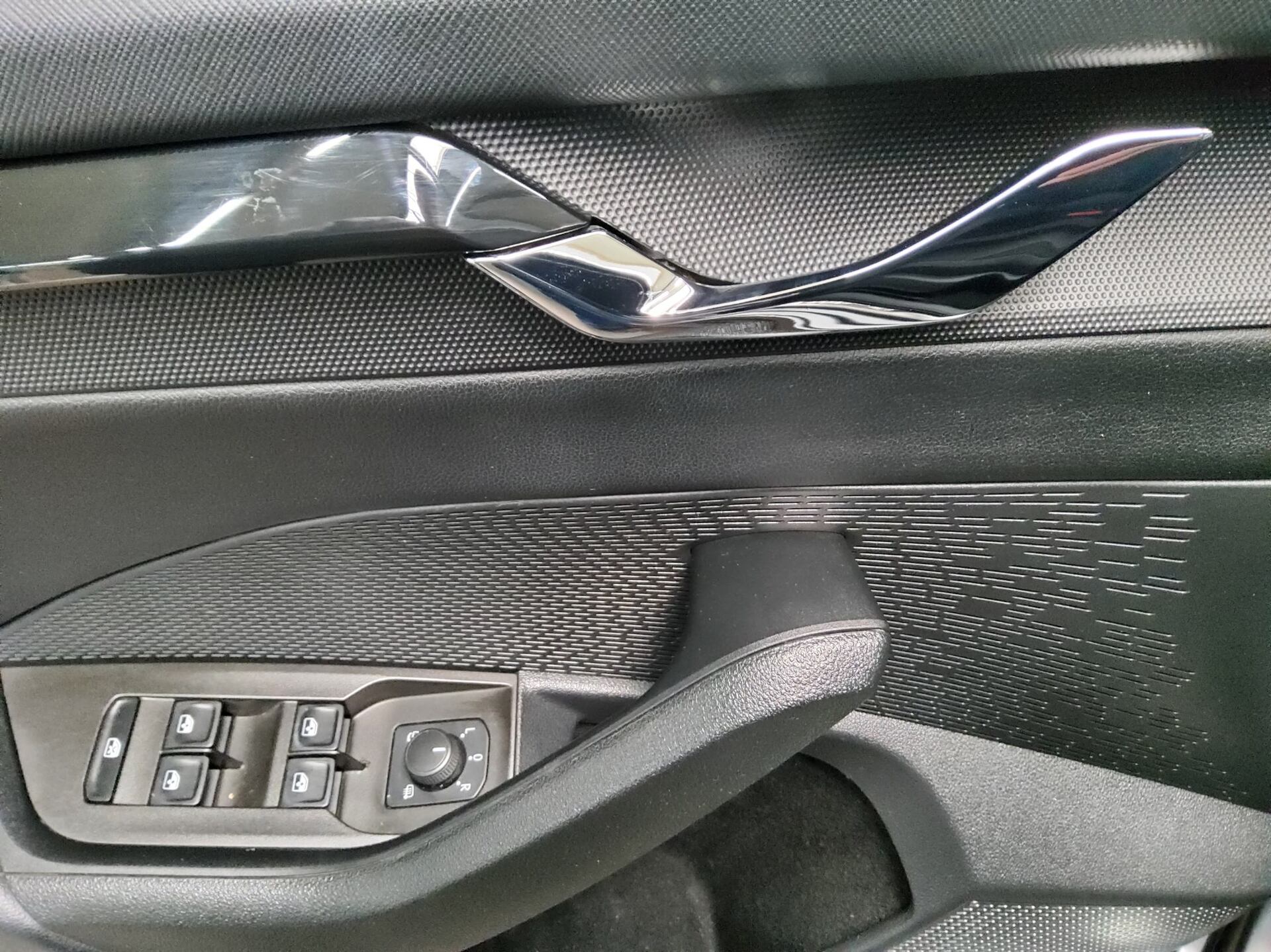 Skoda Octavia Kombi 2.0 TDI Tour Navi LED AID 4xShz 9