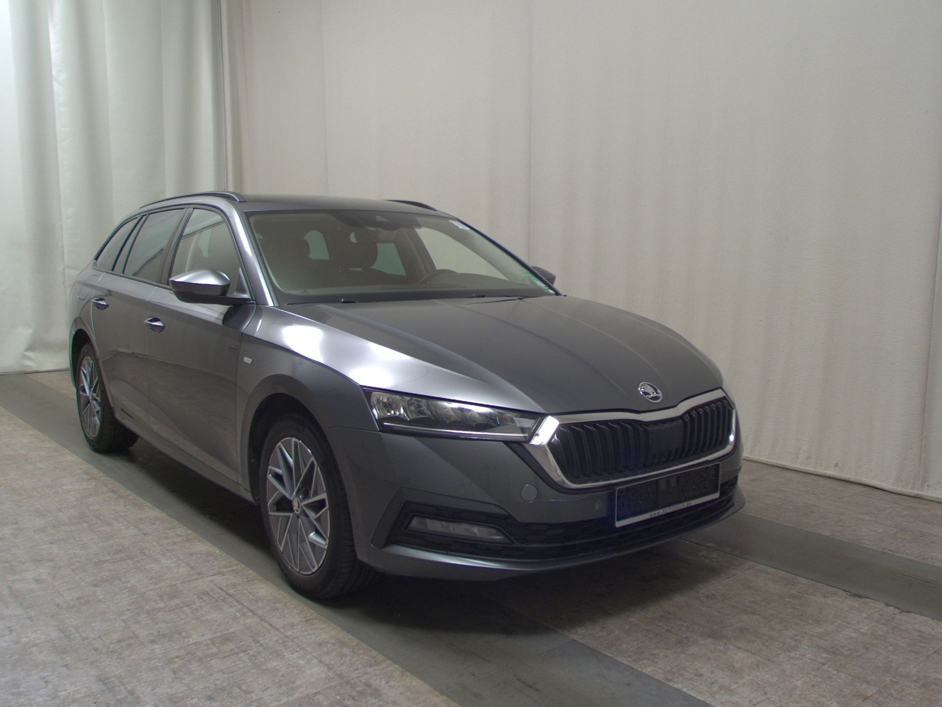 Skoda Octavia Kombi 2.0 TDI Tour Navi LED AID 4xShz 3