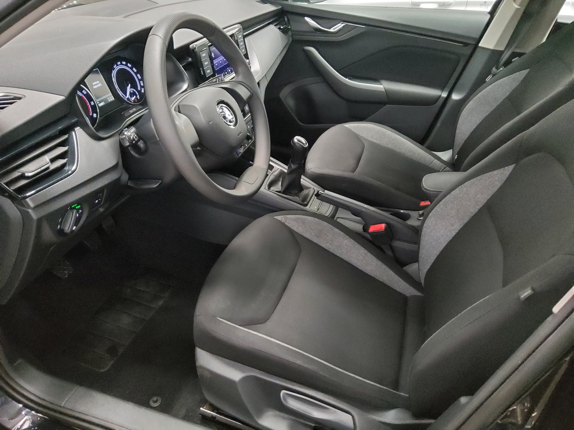 Skoda Scala 1.0 TSI LED Shz PDC Klima 8