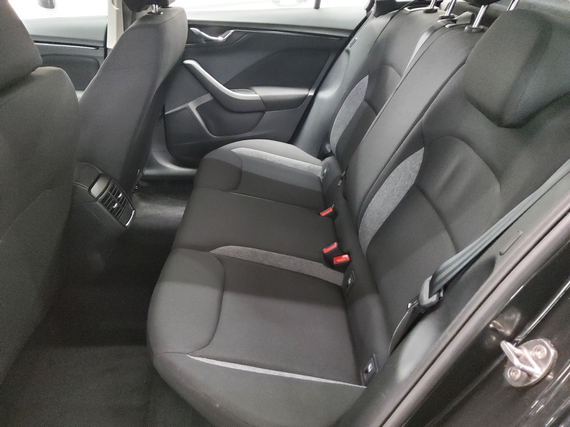 Skoda Scala 1.0 TSI LED Shz PDC Klima 13