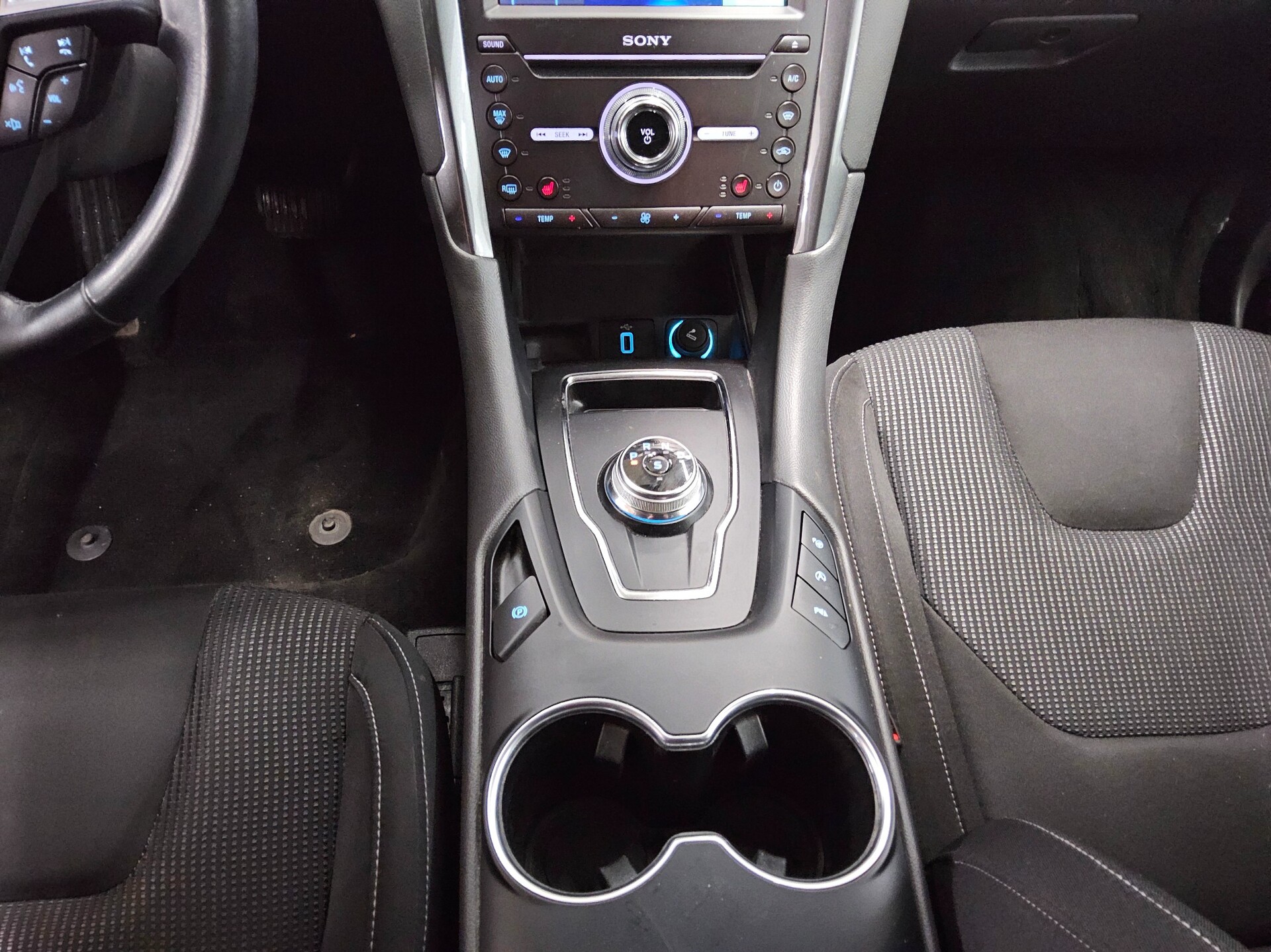 Ford Mondeo Turnier 2.0 EB Titanium Navi LED ACC DAB 6