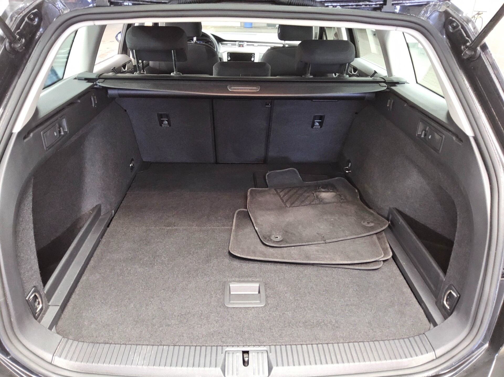 Volkswagen Passat Var. 2.0 TDI Navi LED Shz RFK 11