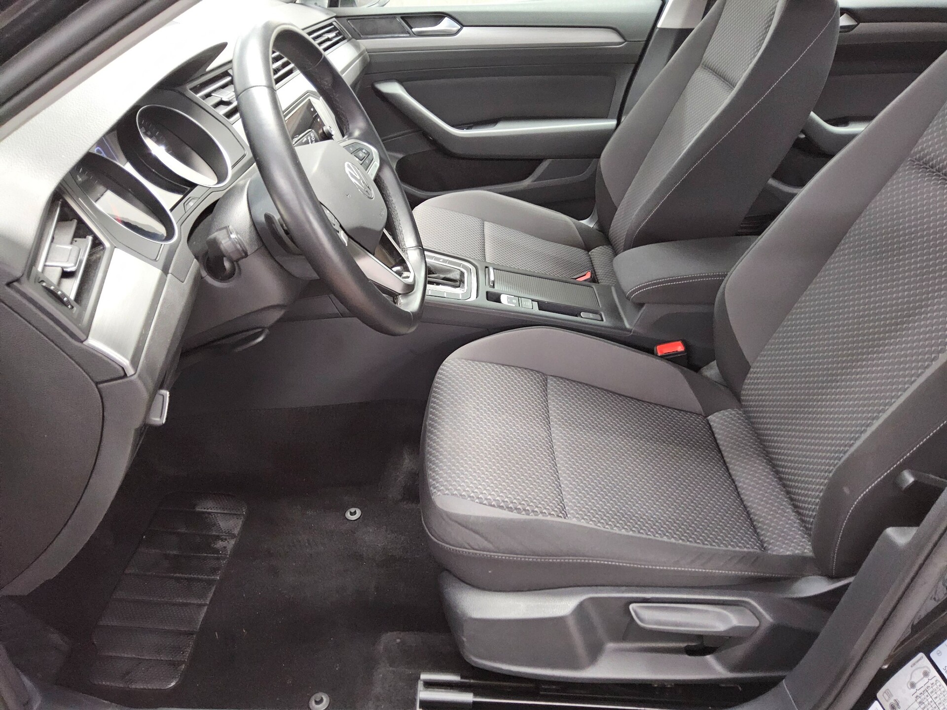 Volkswagen Passat Var. 2.0 TDI Navi LED Shz RFK 8