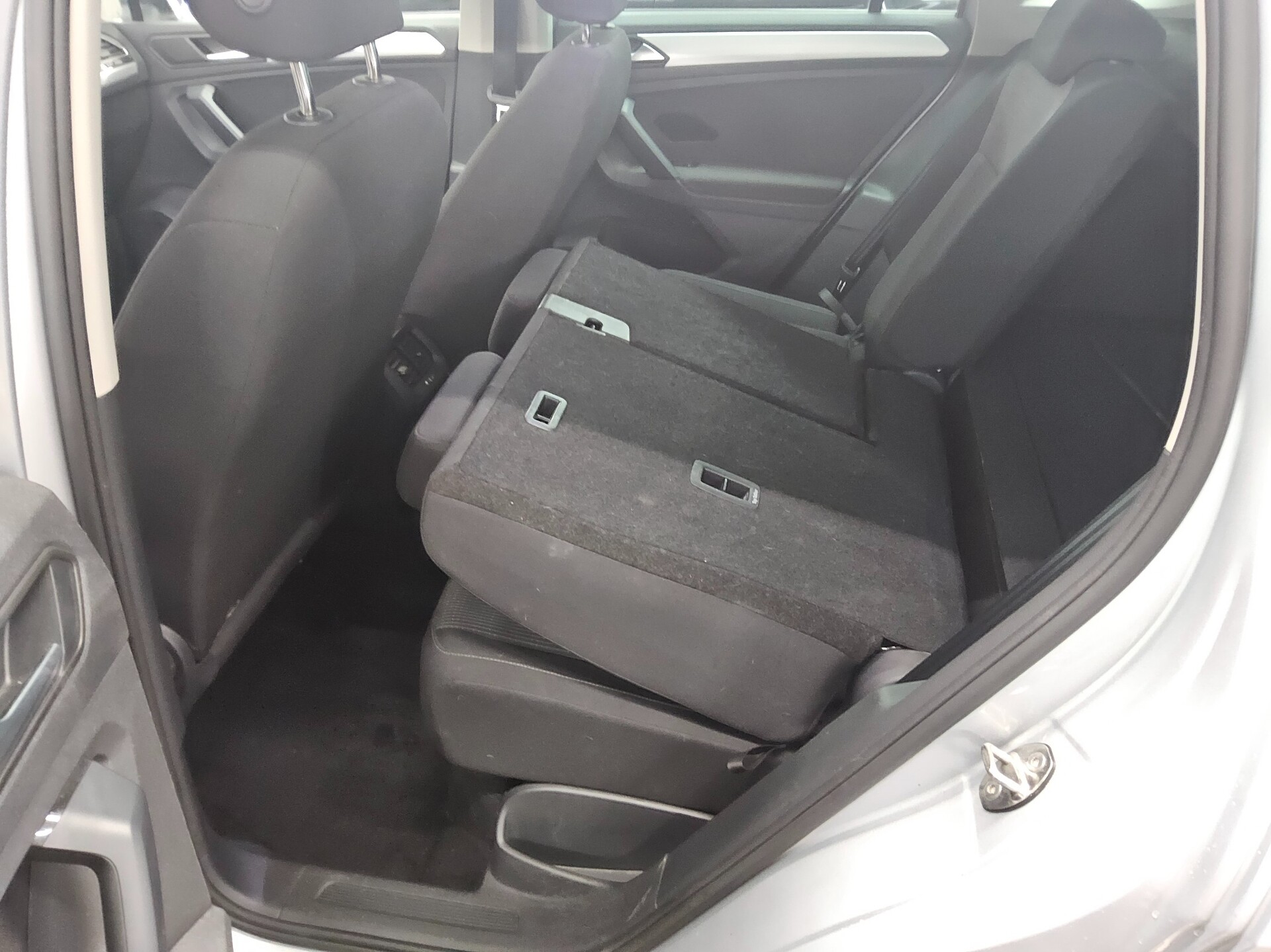Volkswagen Tiguan 2.0 TDI Navi Matrix AHK ACC 13