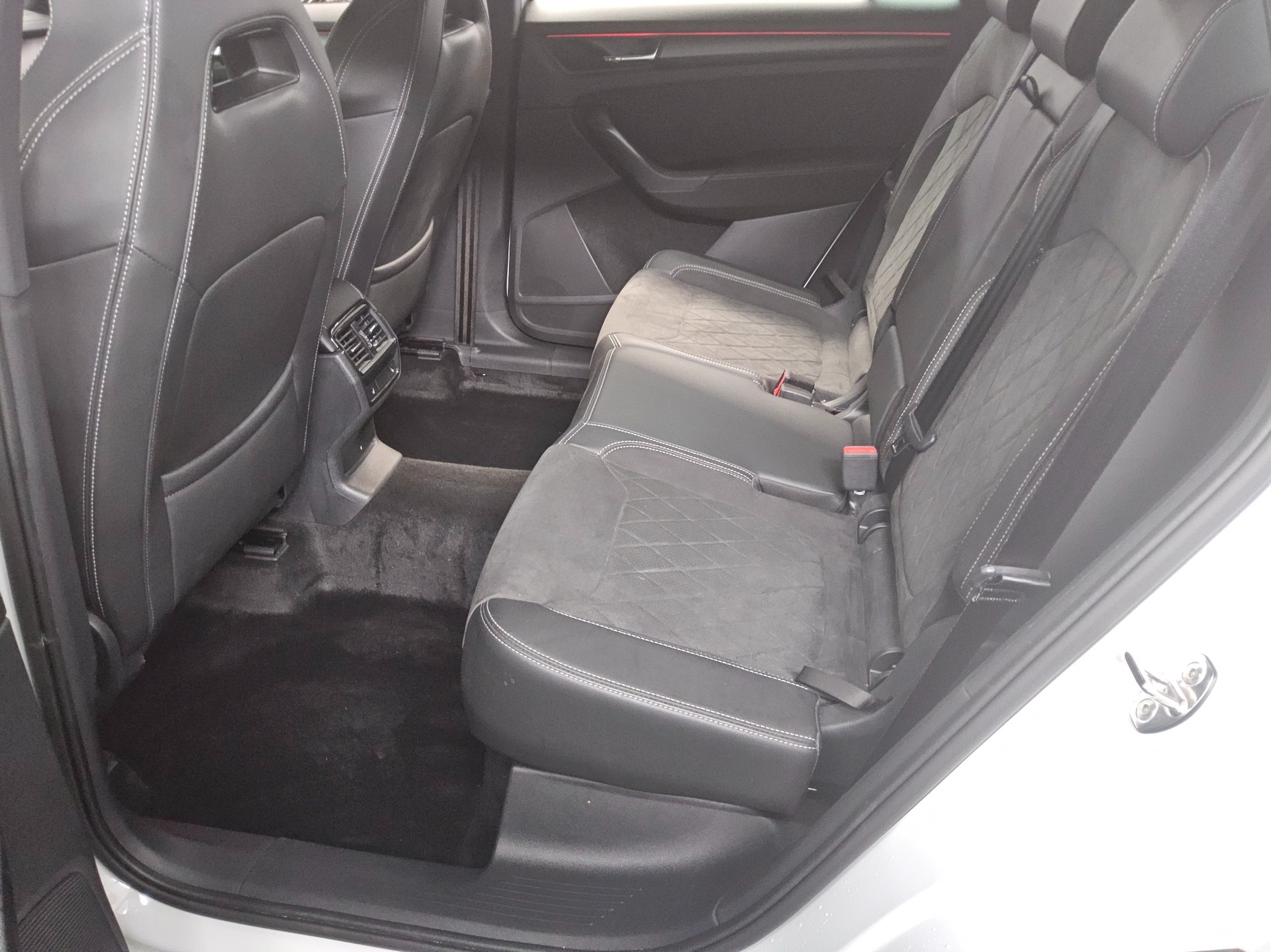 Skoda Kodiaq 2.0 TDI SportLine T-Leder Navi LED Virtual 13