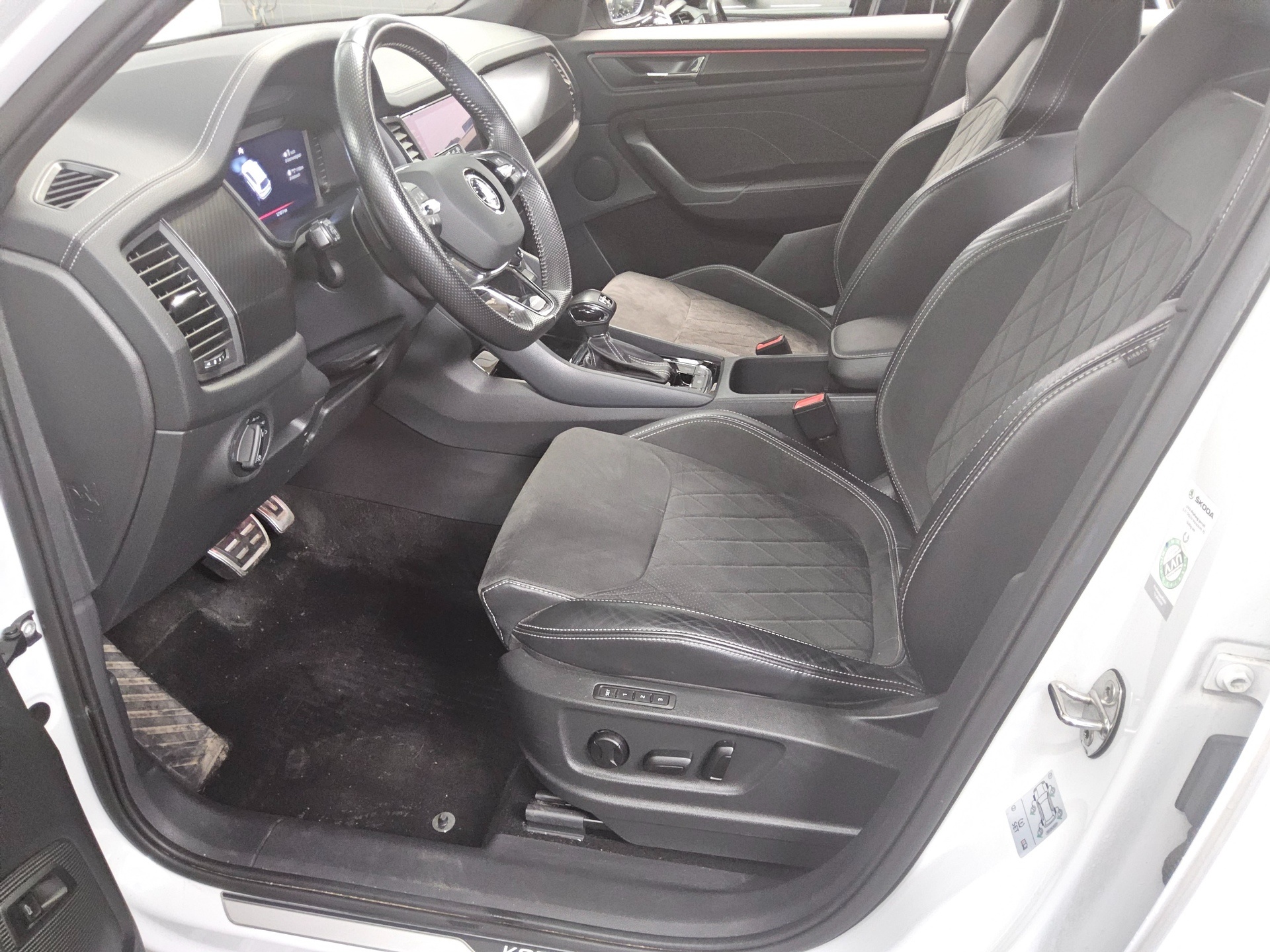 Skoda Kodiaq 2.0 TDI SportLine T-Leder Navi LED Virtual 9