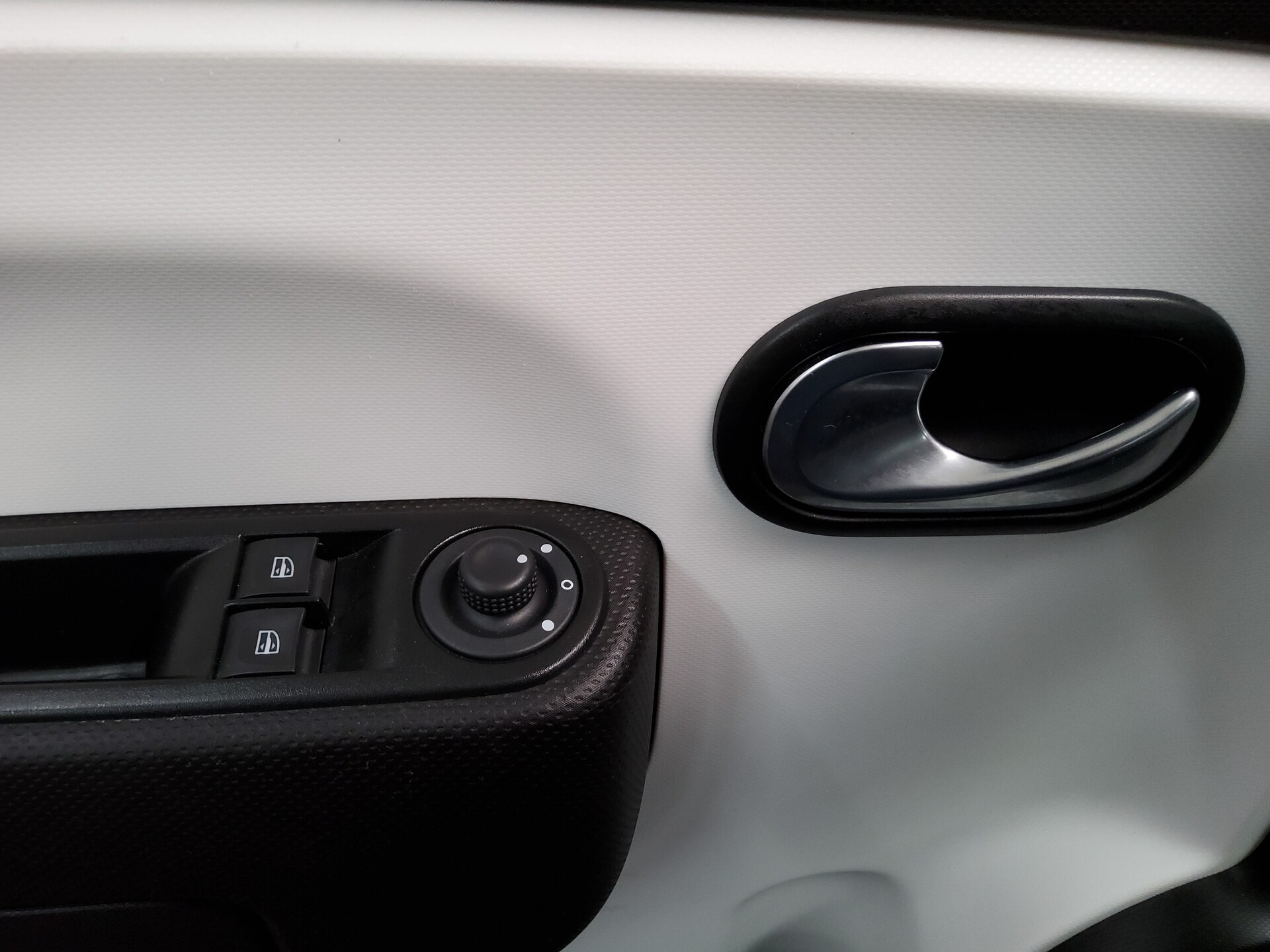 Renault Twingo Electric Equilibre DAB Bluetooth Klima 9